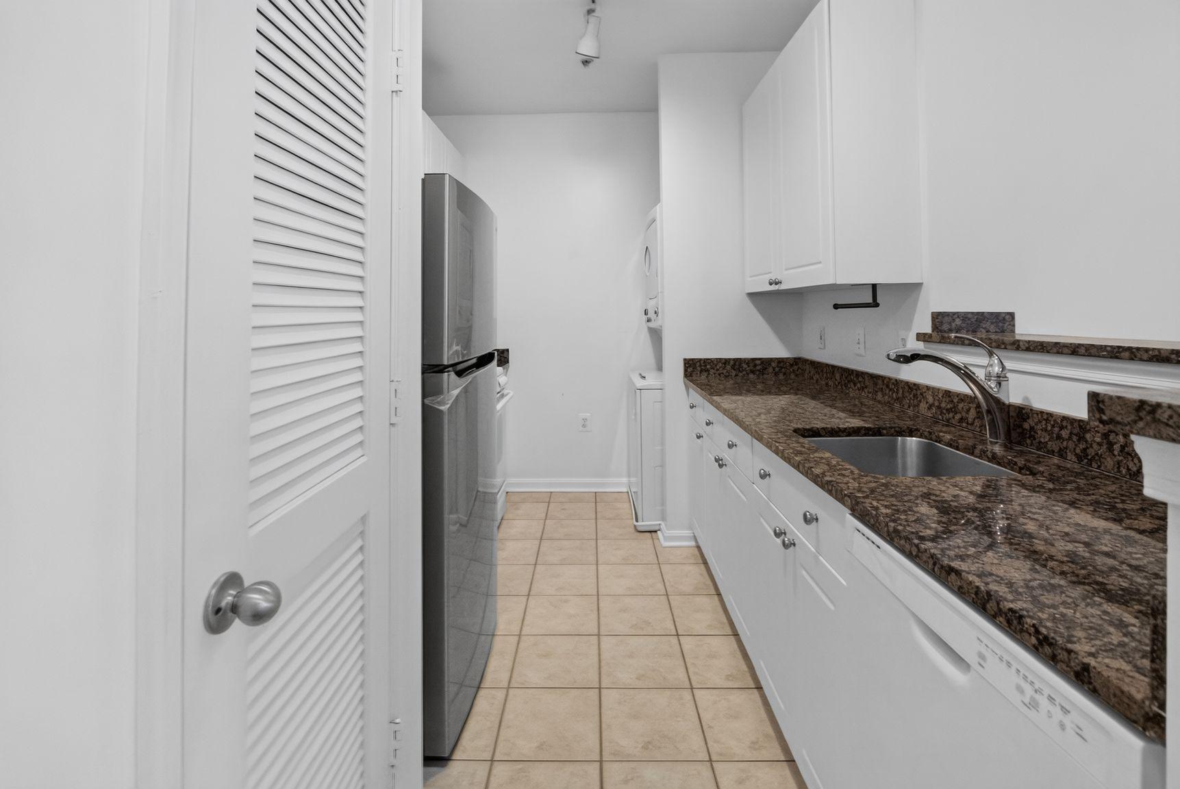 MARQUIS AT VIENNA STATION - Residential