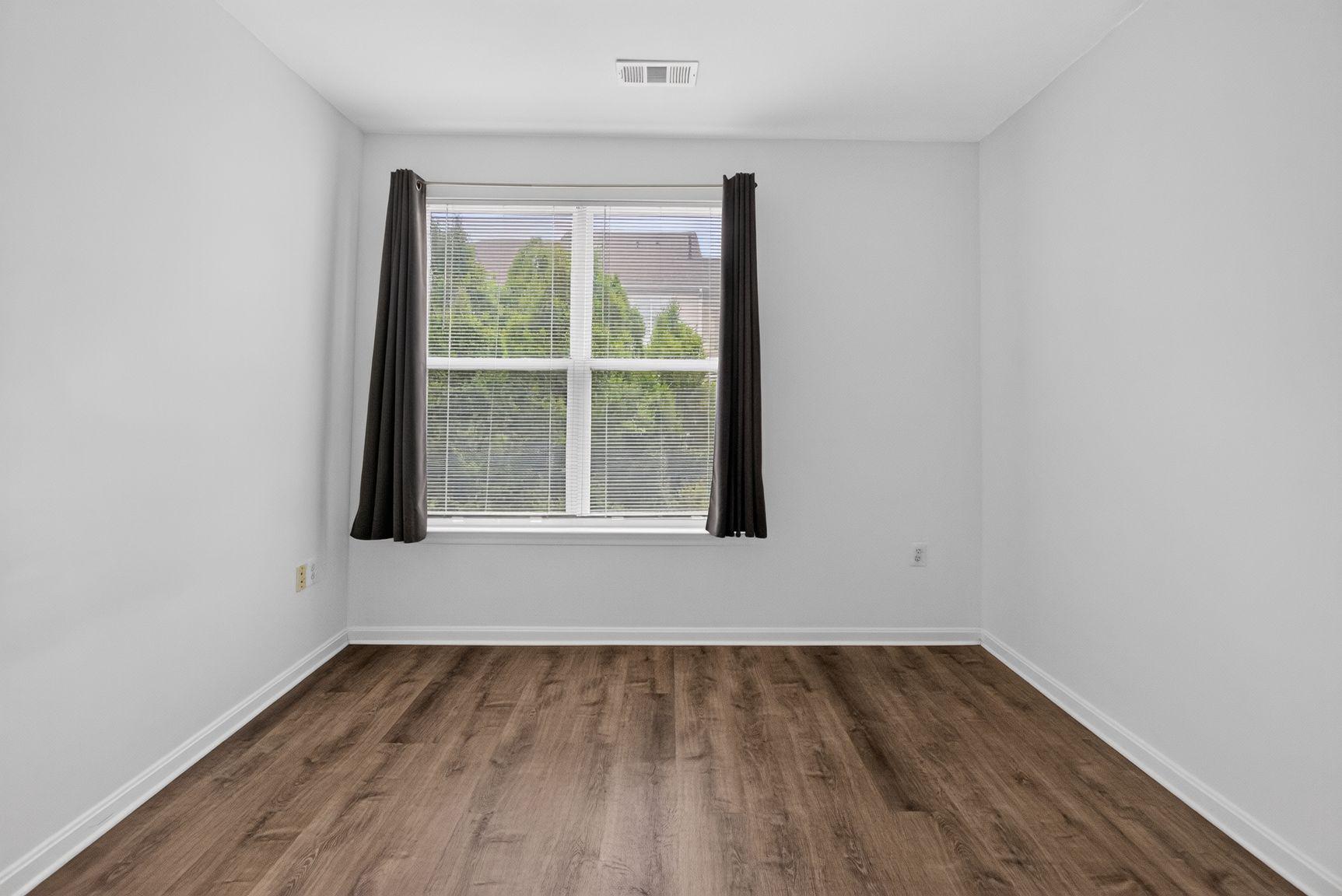 MARQUIS AT VIENNA STATION - Residential