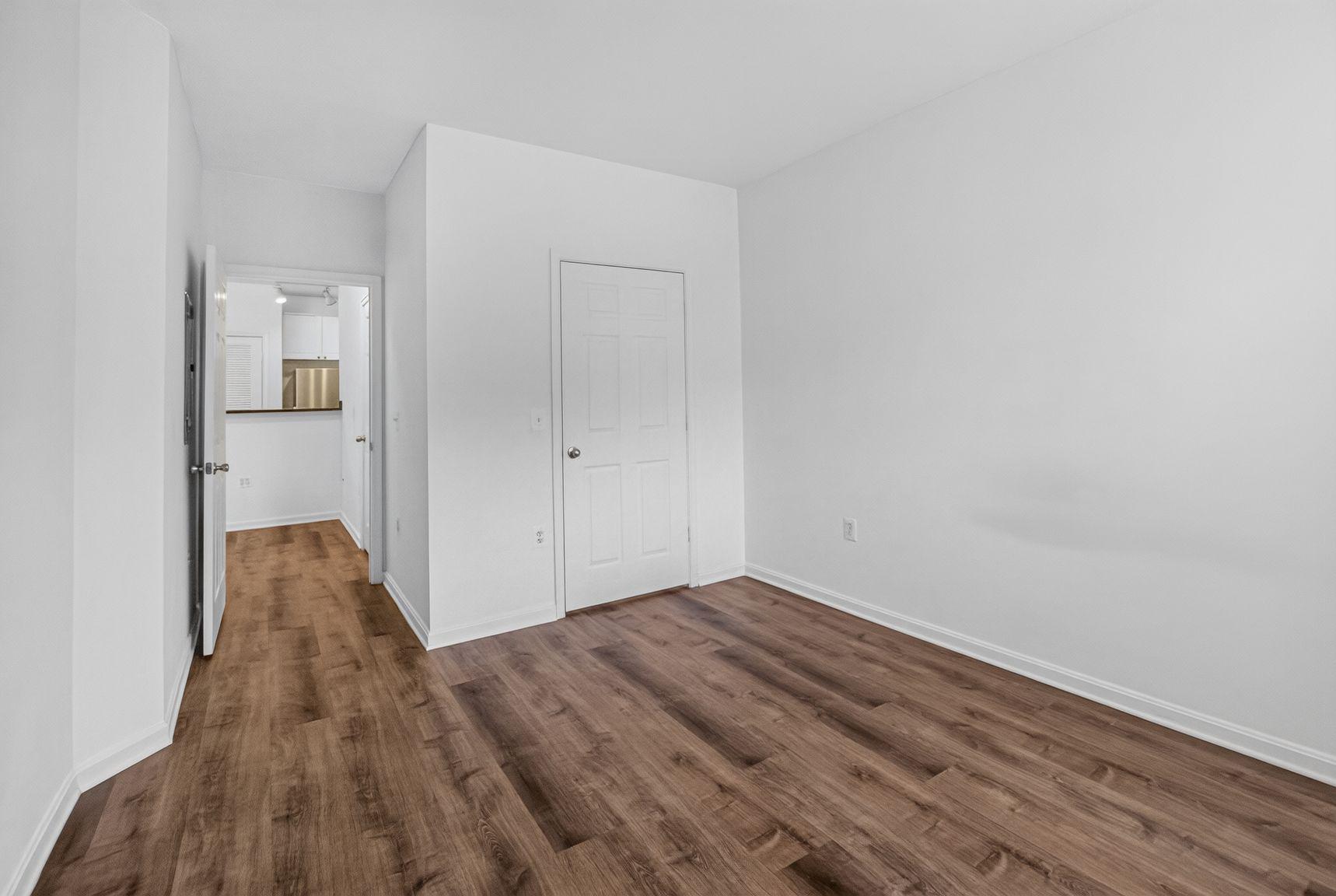 MARQUIS AT VIENNA STATION - Residential