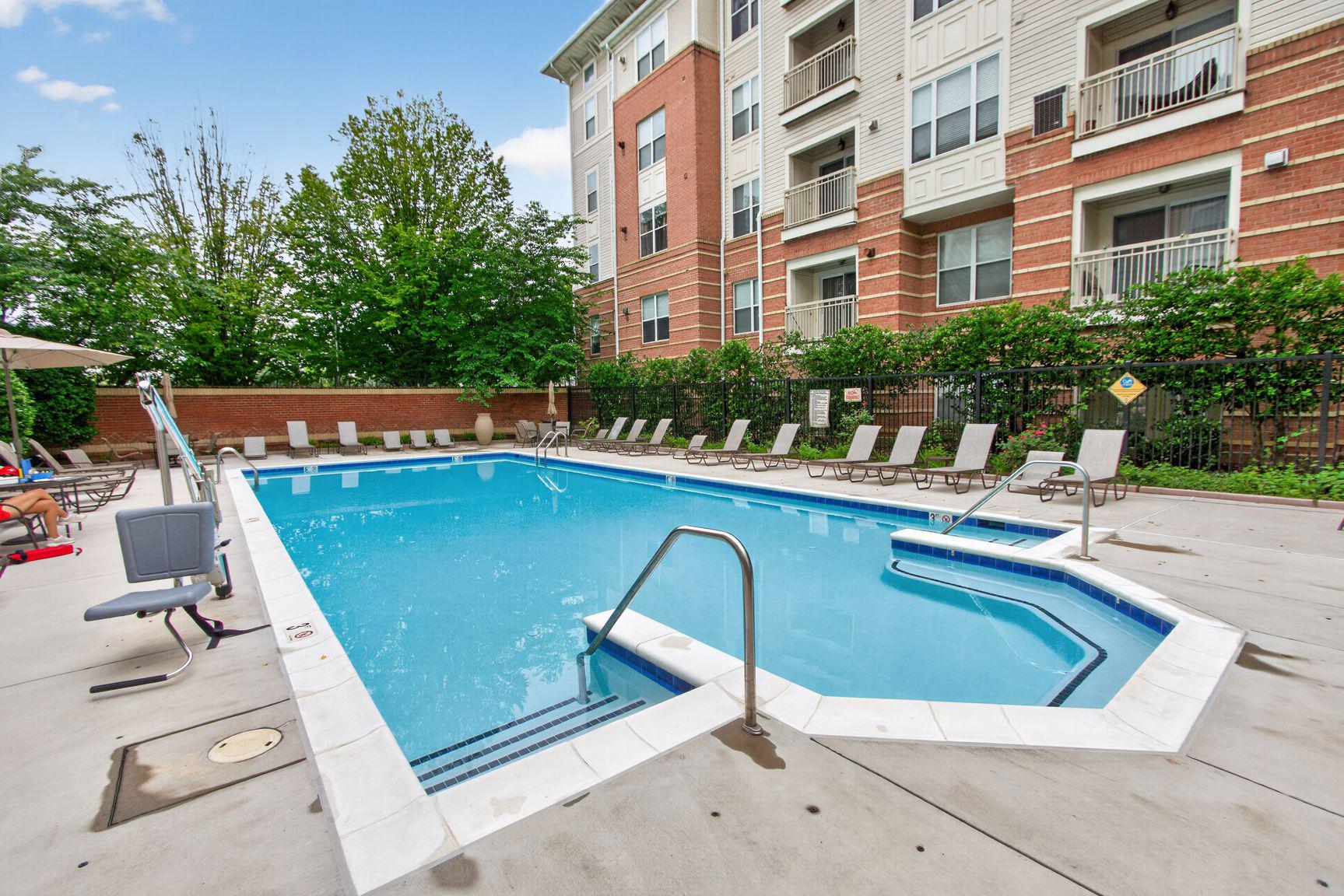MARQUIS AT VIENNA STATION - Residential