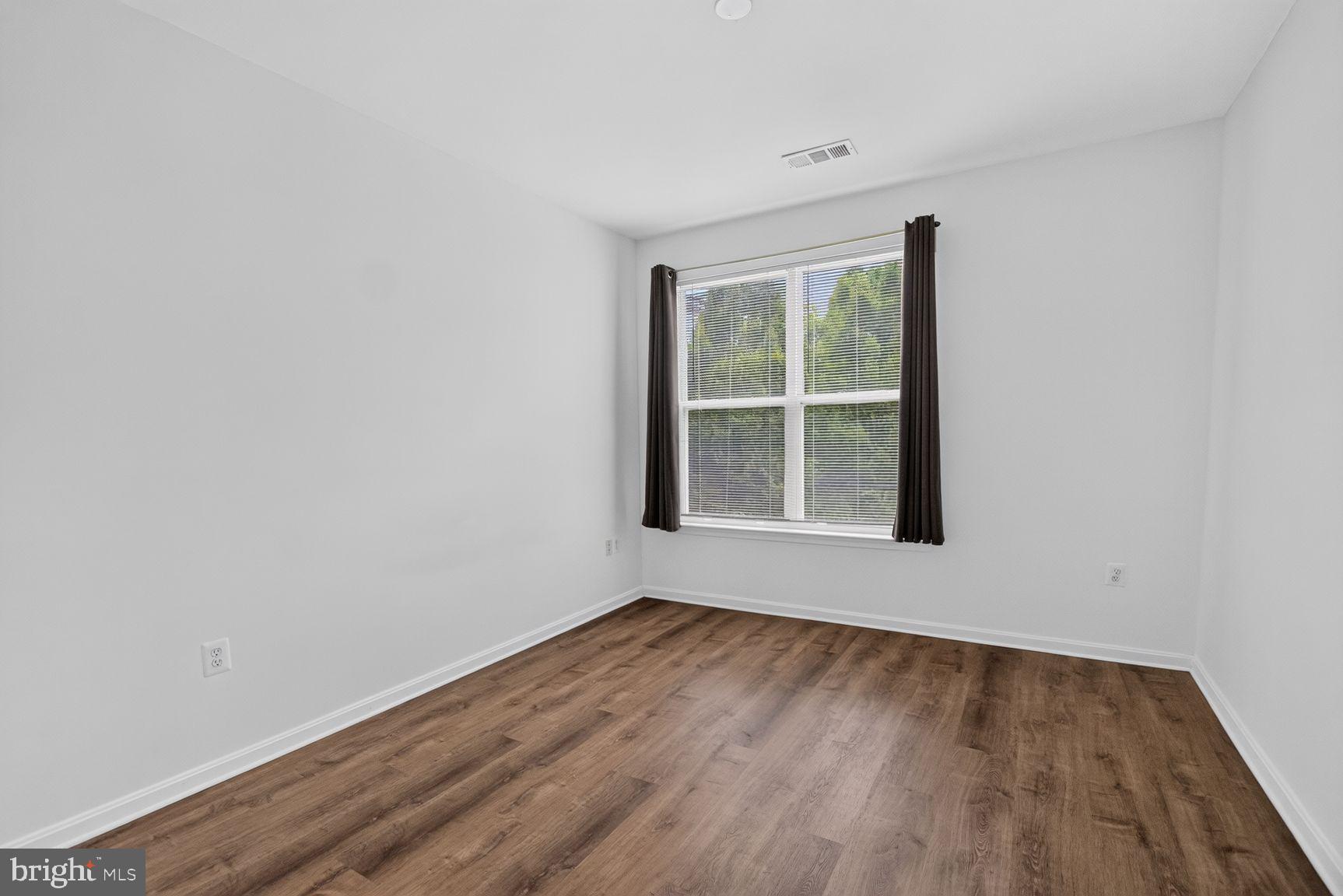 MARQUIS AT VIENNA STATION - Residential