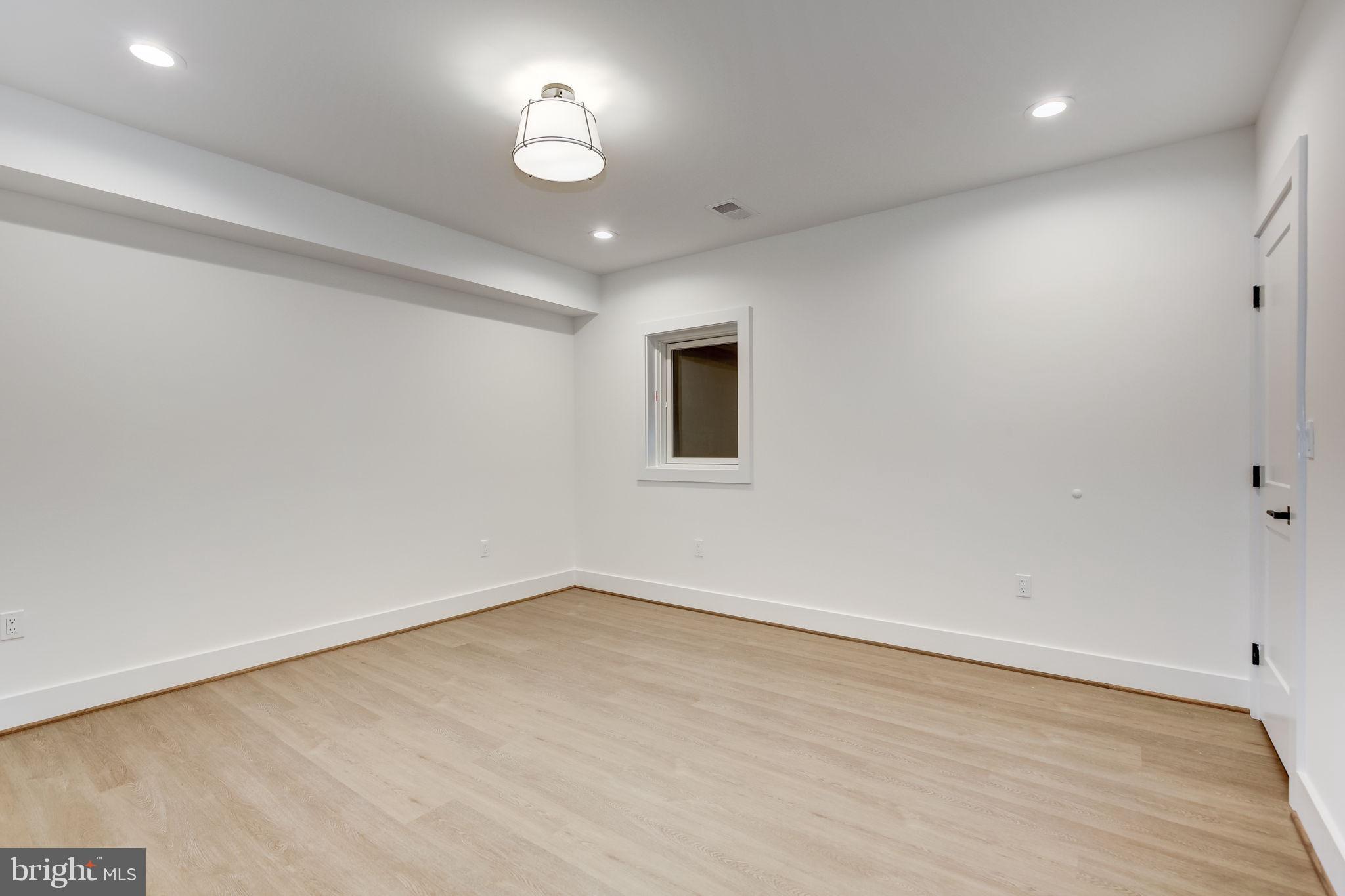 TAKOMA PARK - Residential