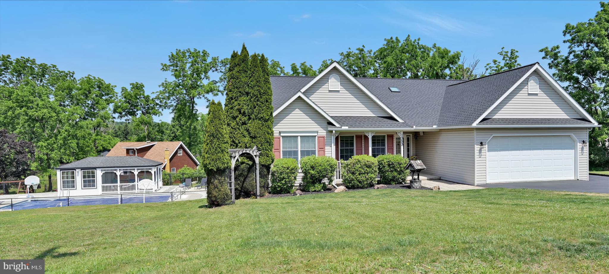 LAKE WYNONAH - Residential