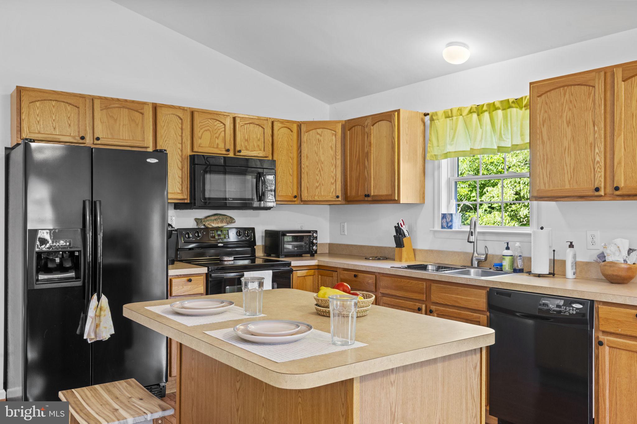 RIVERSIDE ACRES - Residential