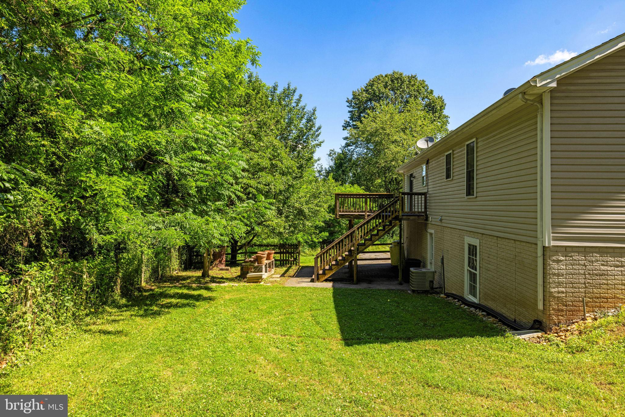 RIVERSIDE ACRES - Residential