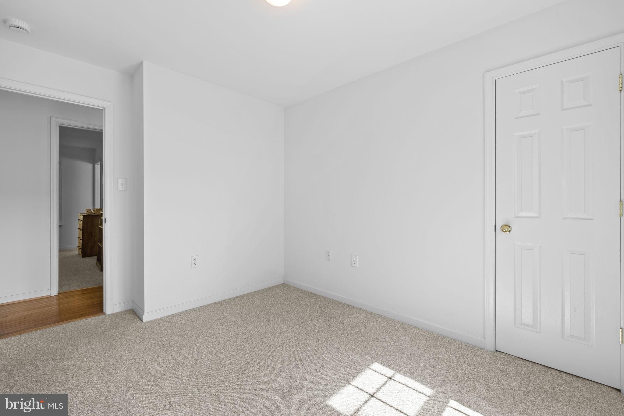 RIVERSIDE ACRES - Residential