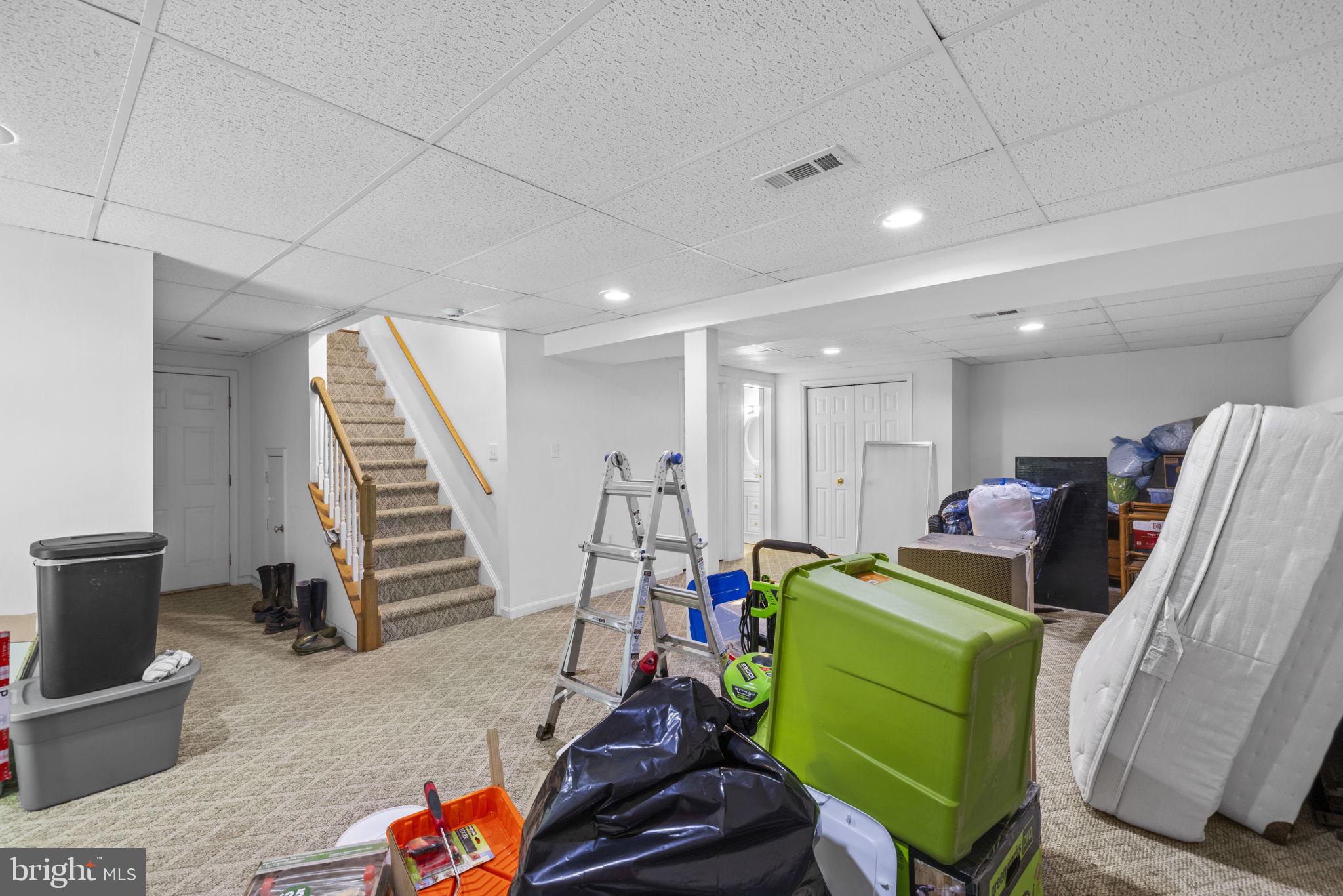RIVERSIDE ACRES - Residential