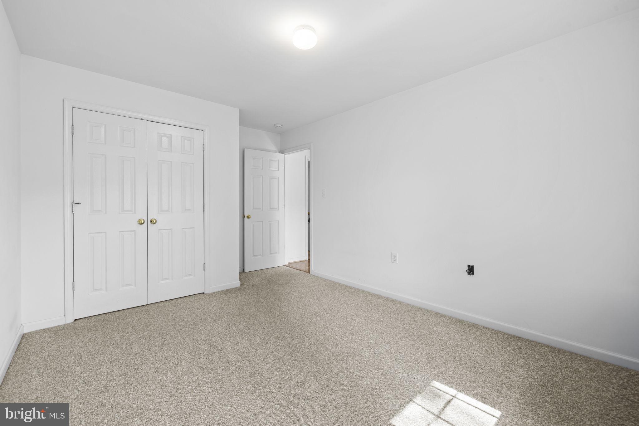 RIVERSIDE ACRES - Residential