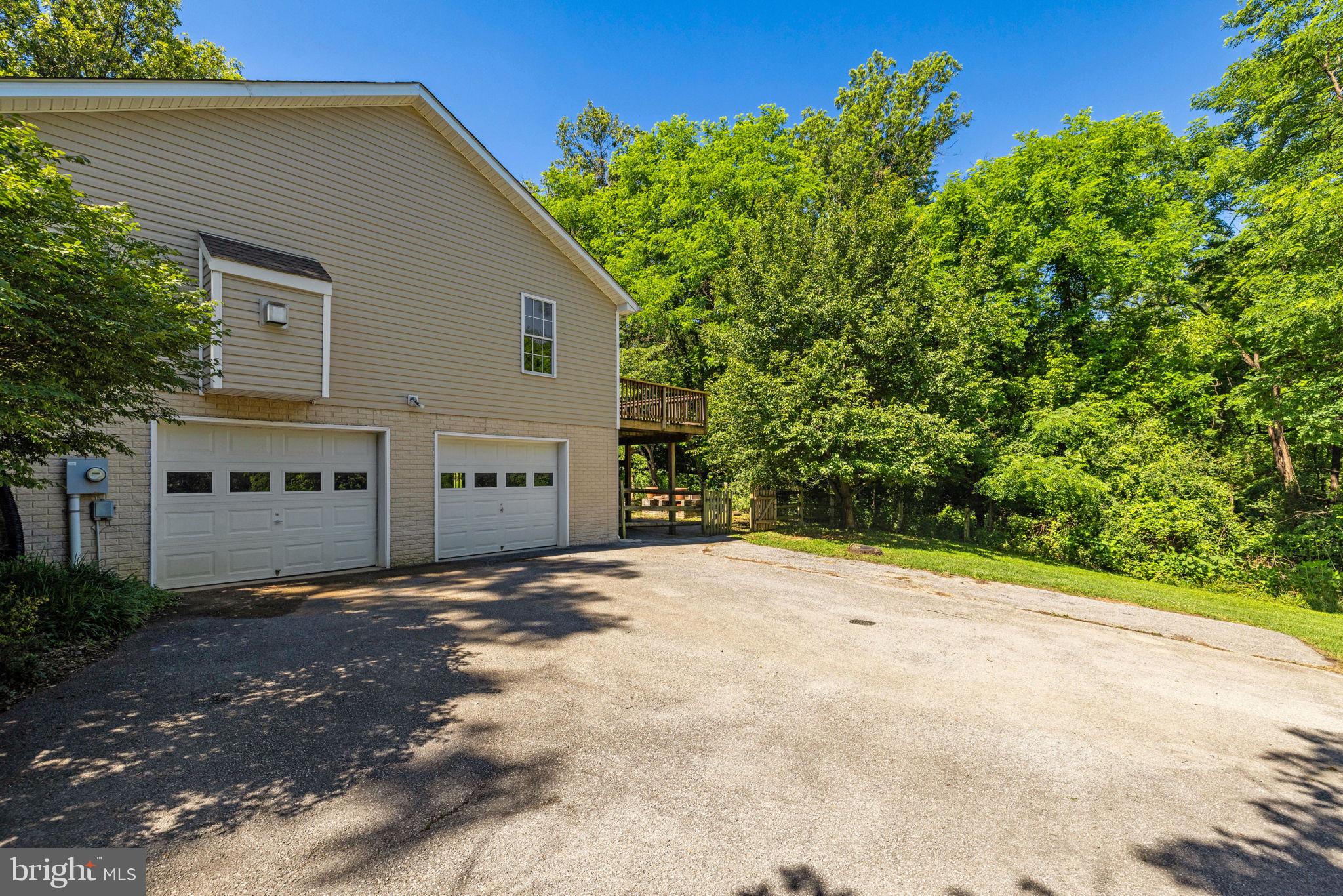 RIVERSIDE ACRES - Residential