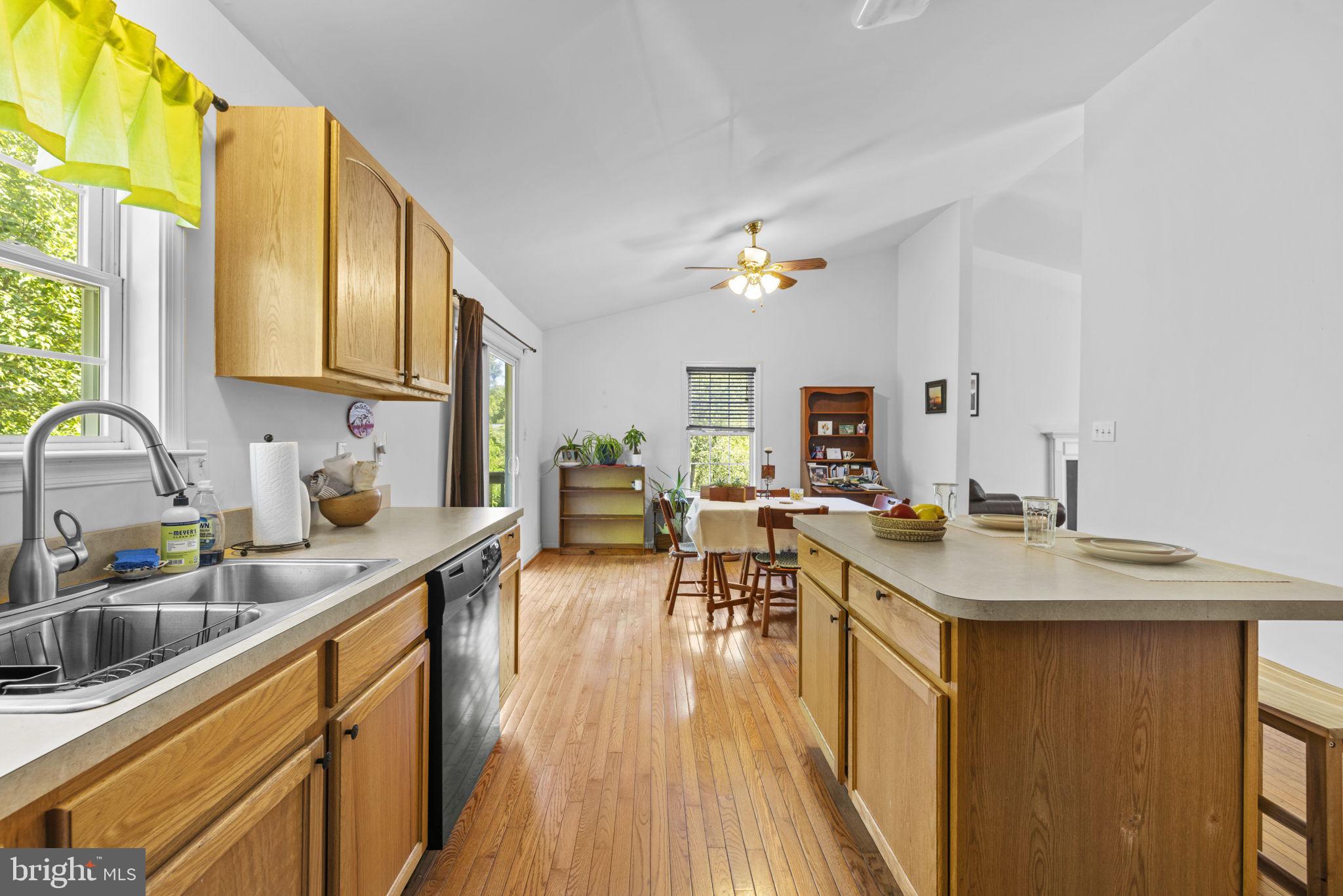 RIVERSIDE ACRES - Residential