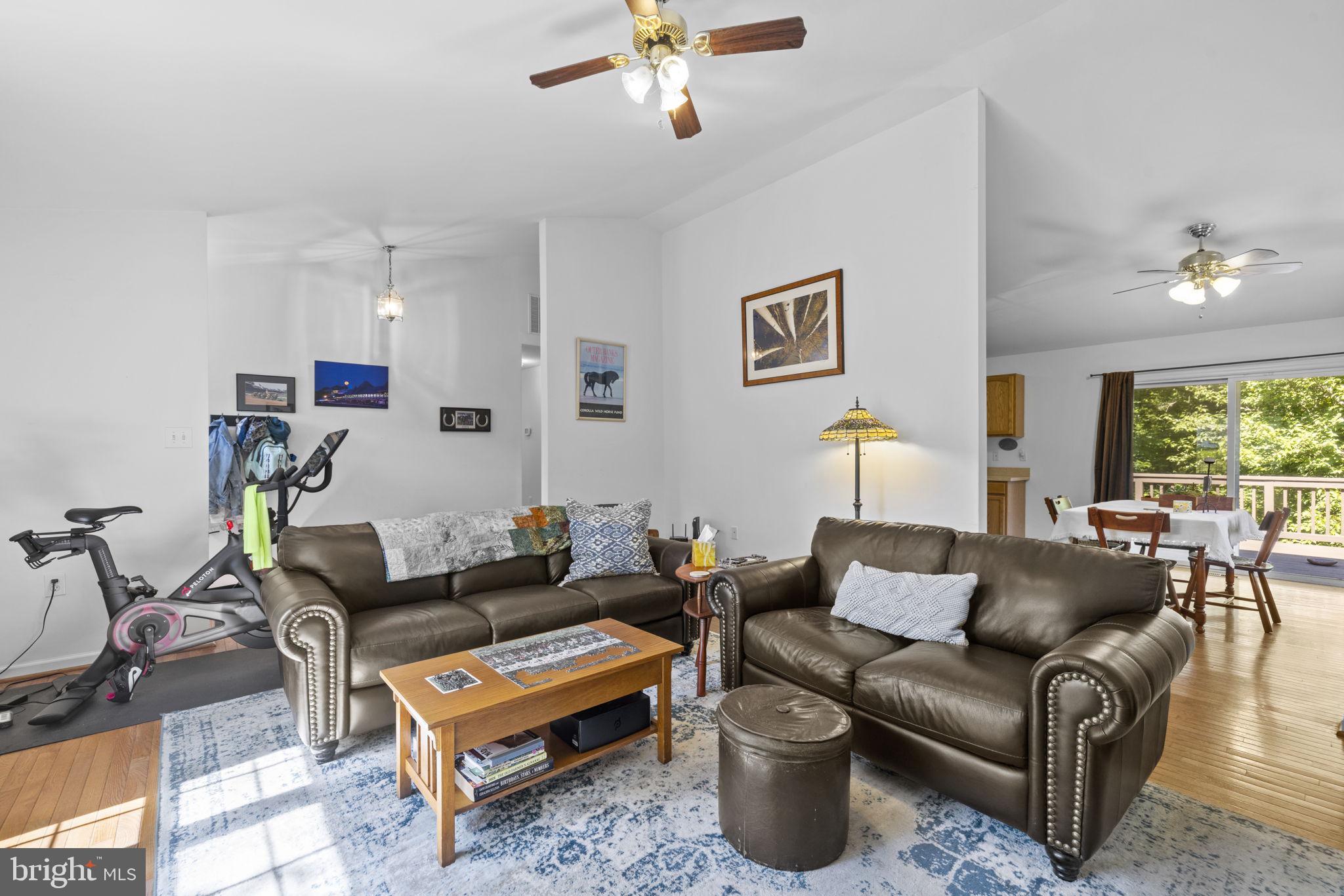 RIVERSIDE ACRES - Residential