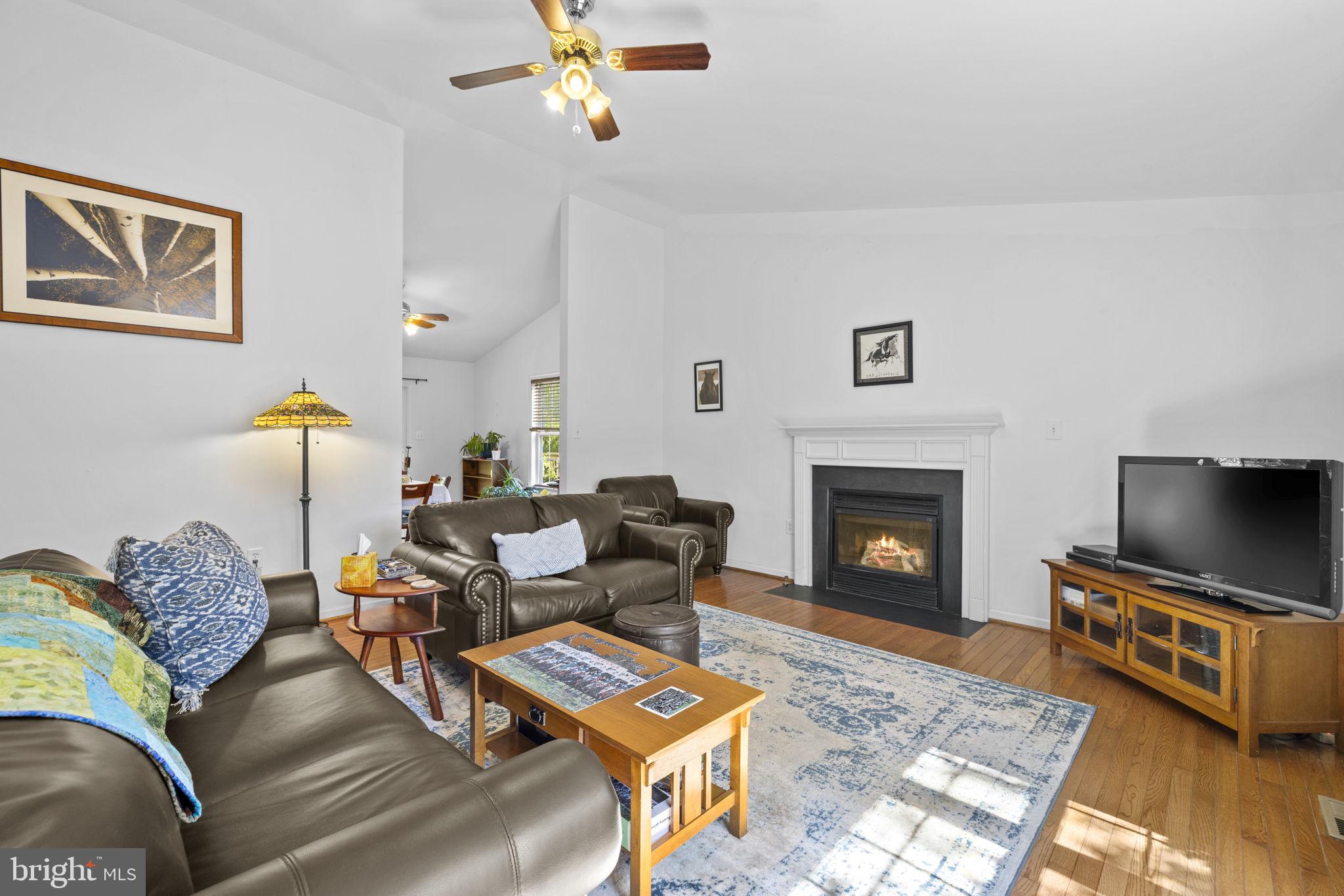 RIVERSIDE ACRES - Residential