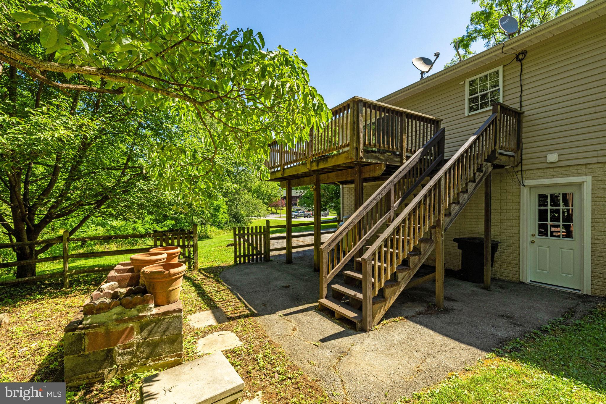 RIVERSIDE ACRES - Residential