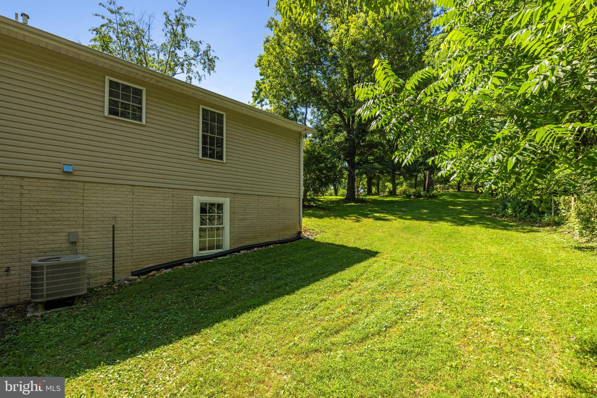 RIVERSIDE ACRES - Residential