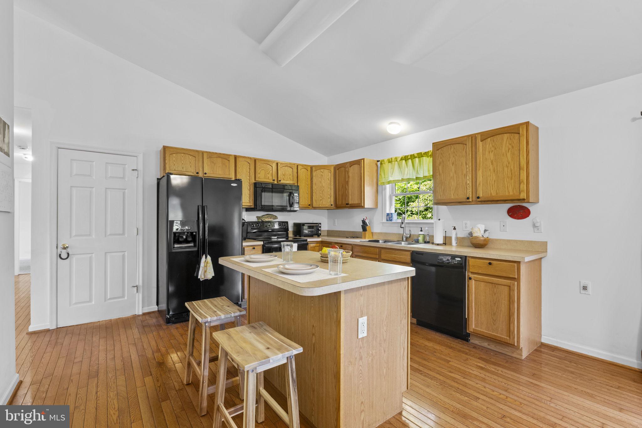 RIVERSIDE ACRES - Residential