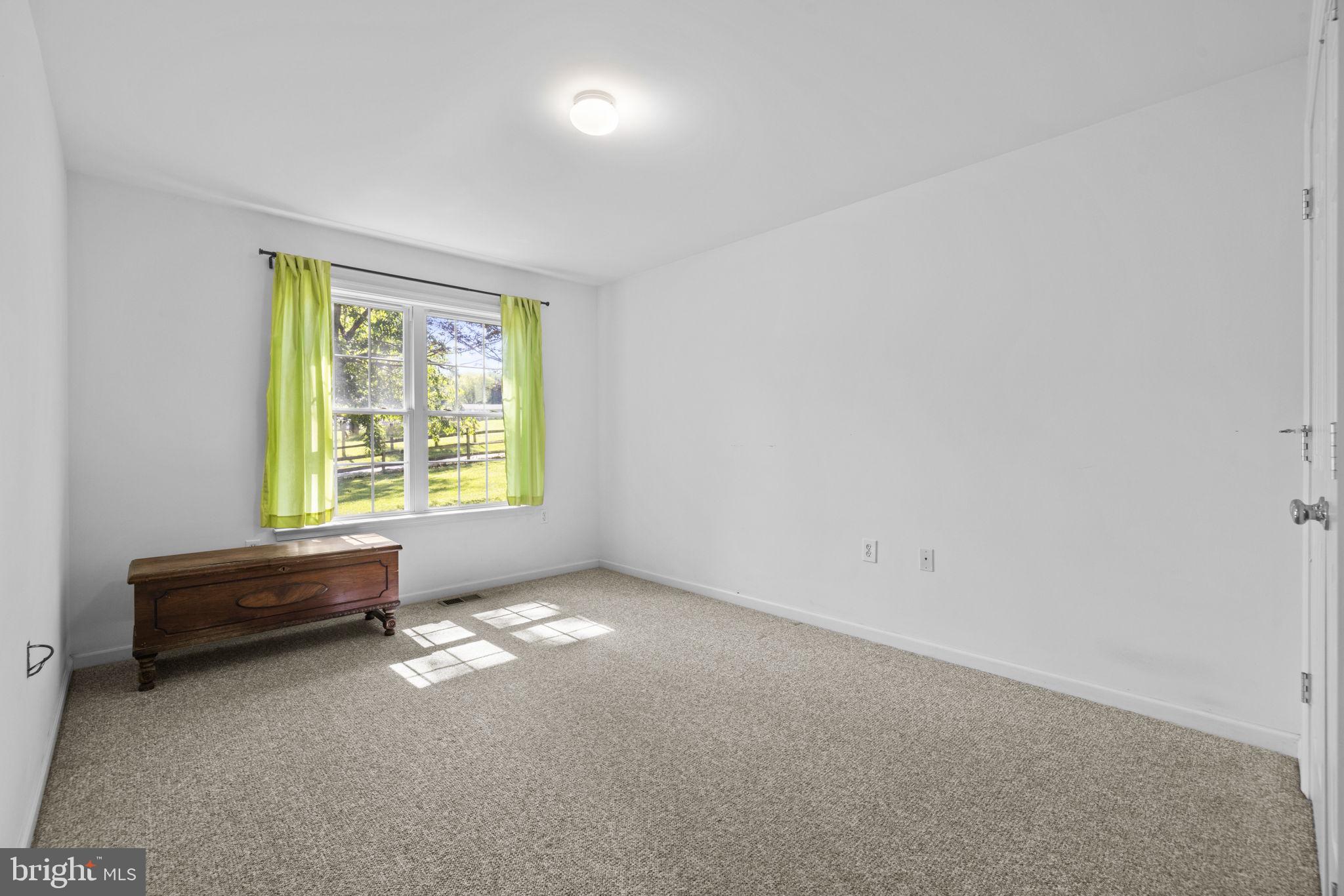 RIVERSIDE ACRES - Residential