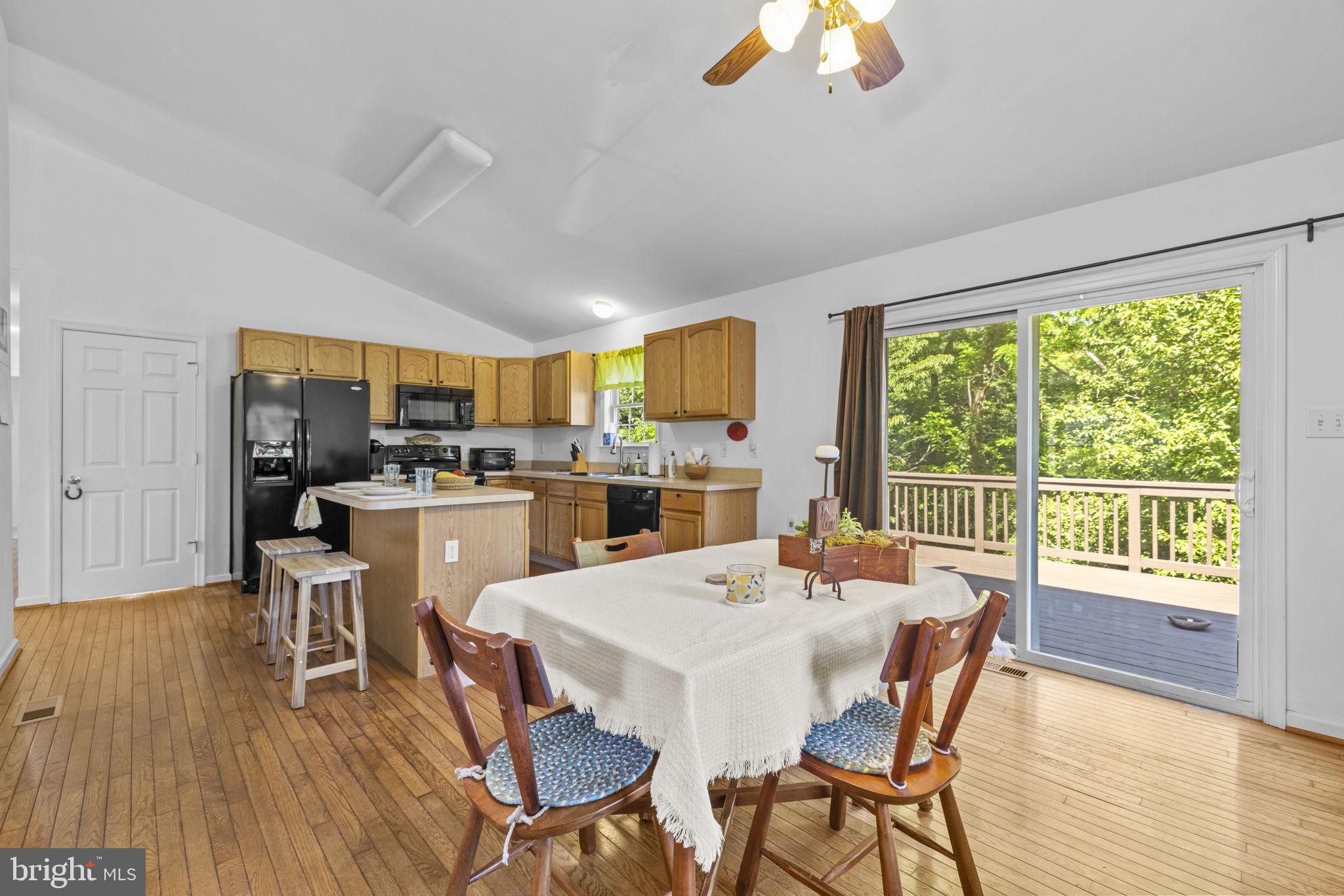 RIVERSIDE ACRES - Residential