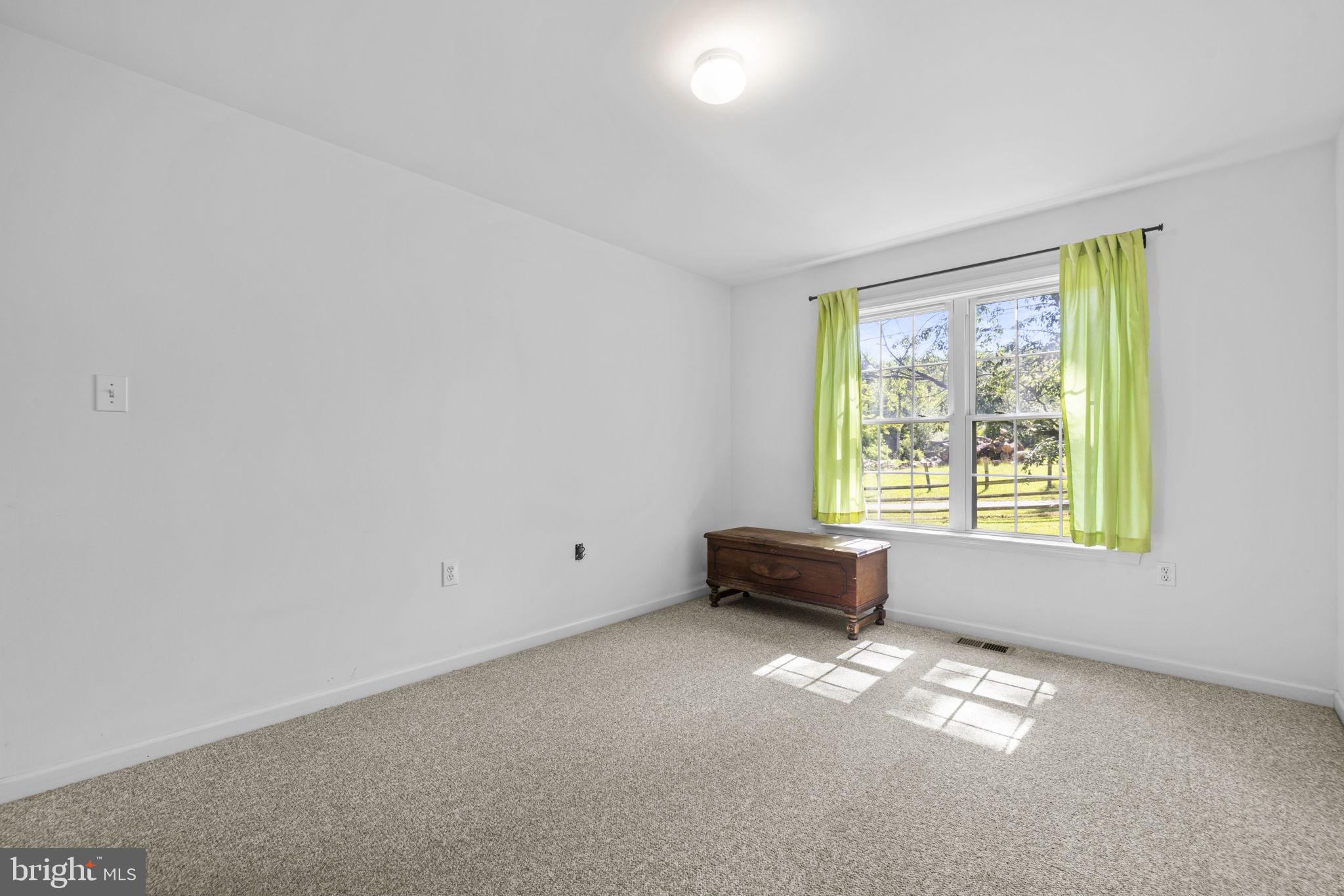 RIVERSIDE ACRES - Residential