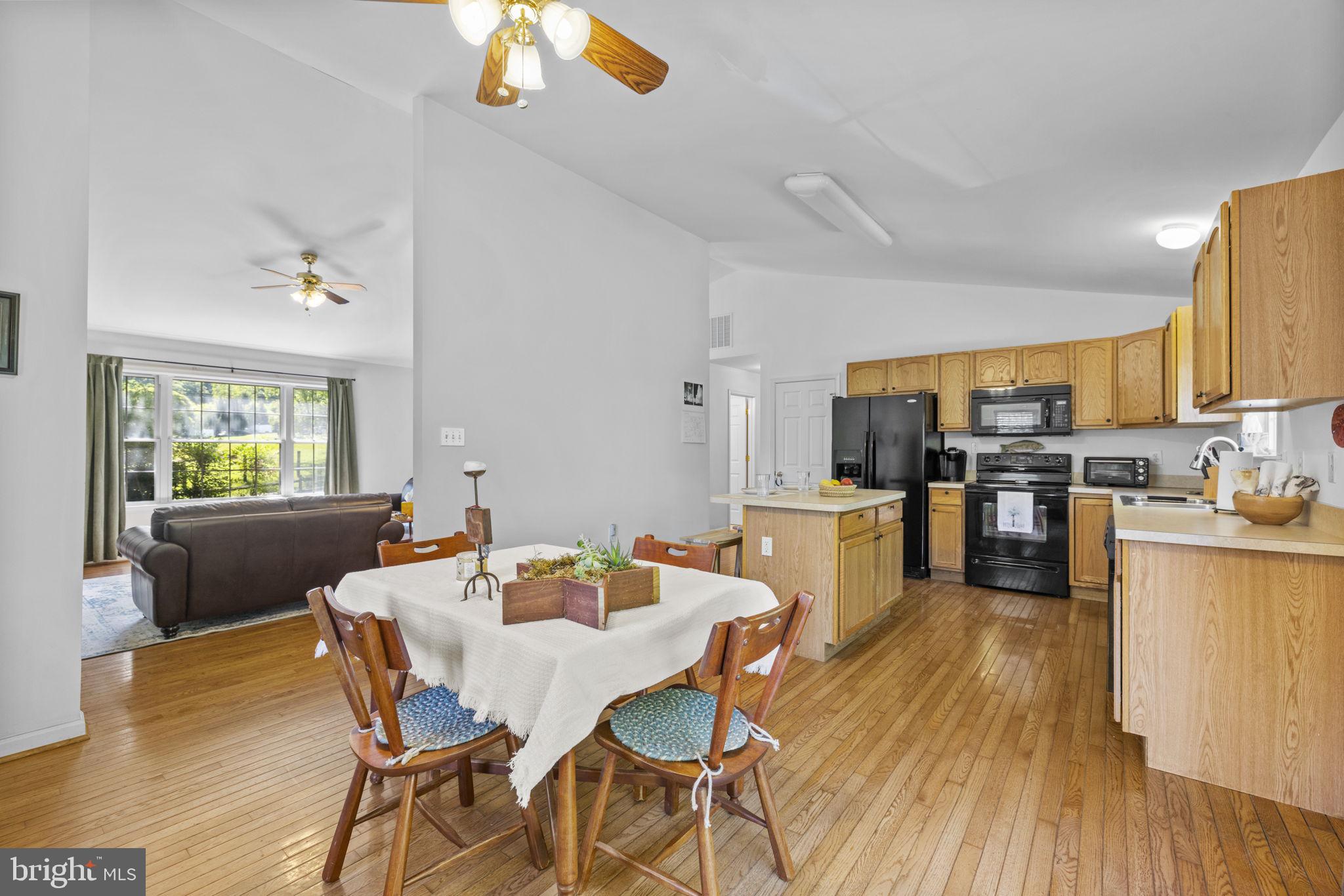 RIVERSIDE ACRES - Residential