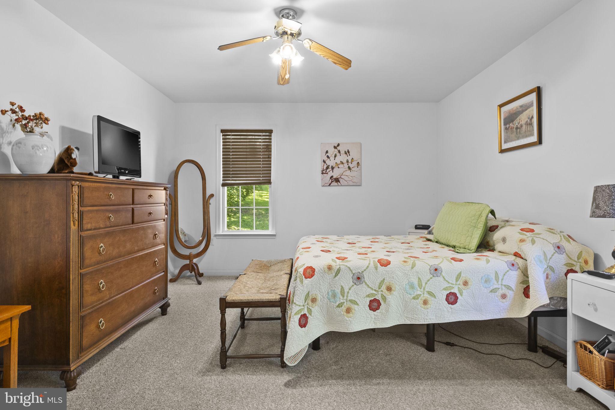 RIVERSIDE ACRES - Residential