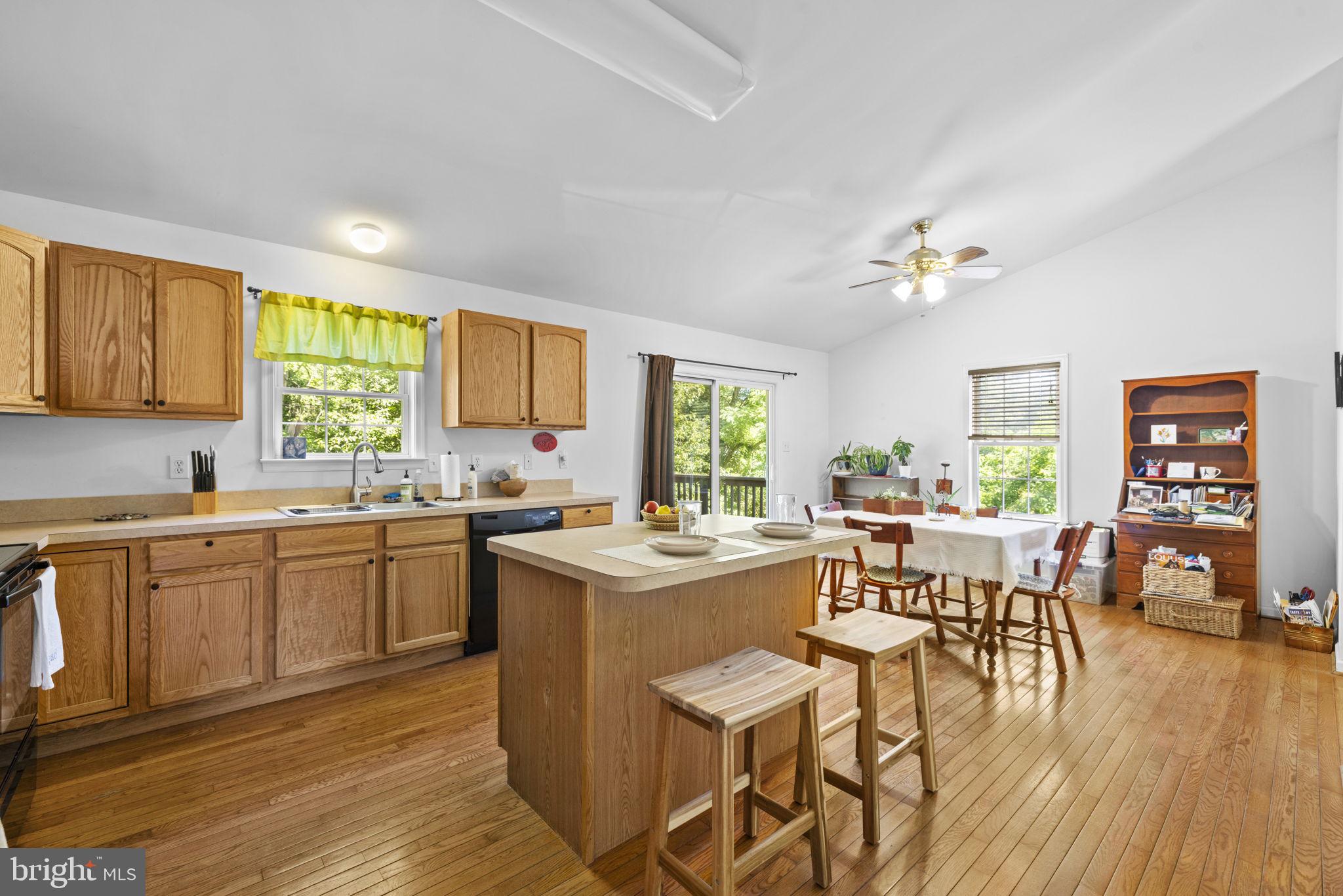 RIVERSIDE ACRES - Residential