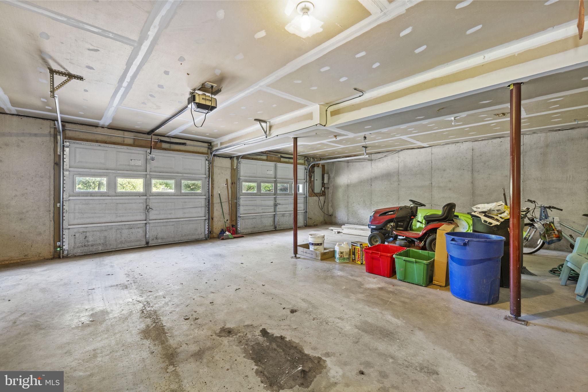 RIVERSIDE ACRES - Residential
