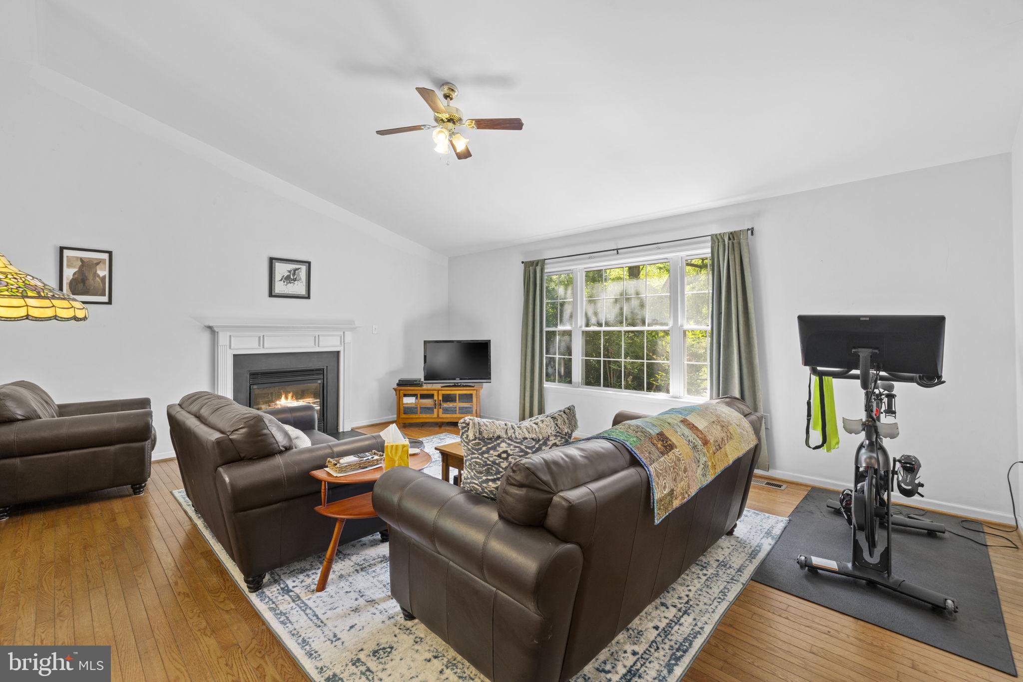 RIVERSIDE ACRES - Residential