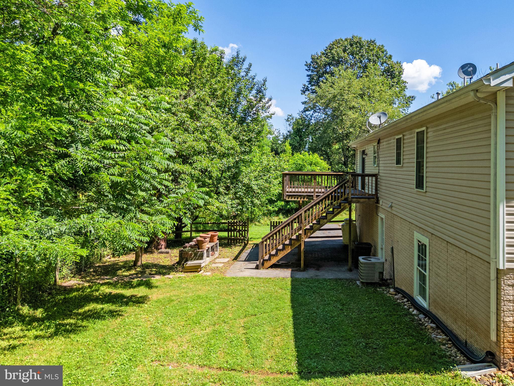 RIVERSIDE ACRES - Residential