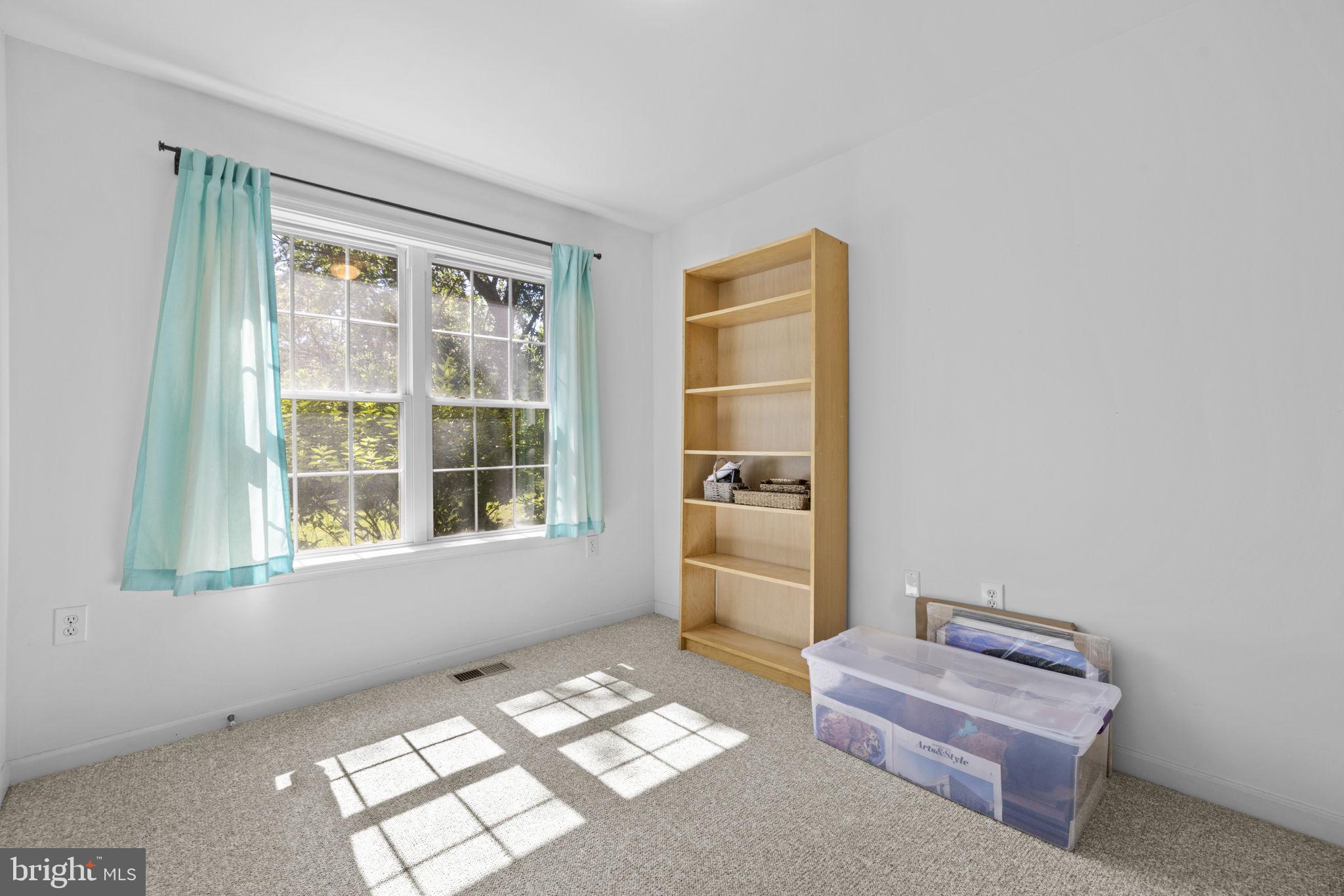 RIVERSIDE ACRES - Residential