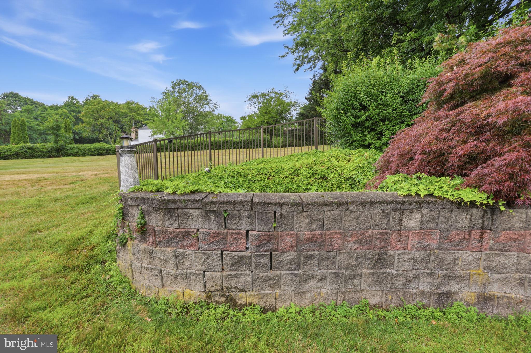 CHESTNUT HILL ACRES - Residential