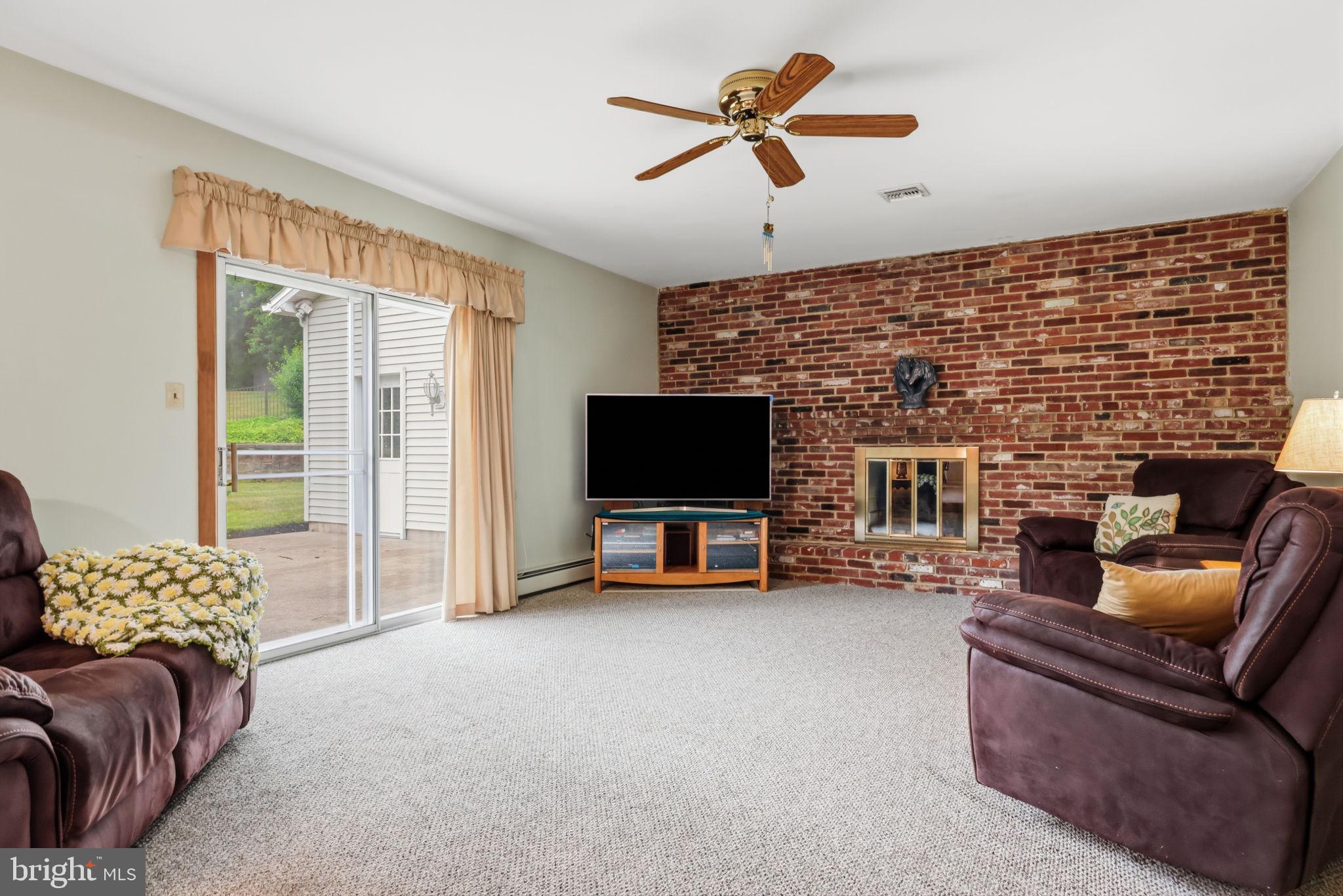CHESTNUT HILL ACRES - Residential