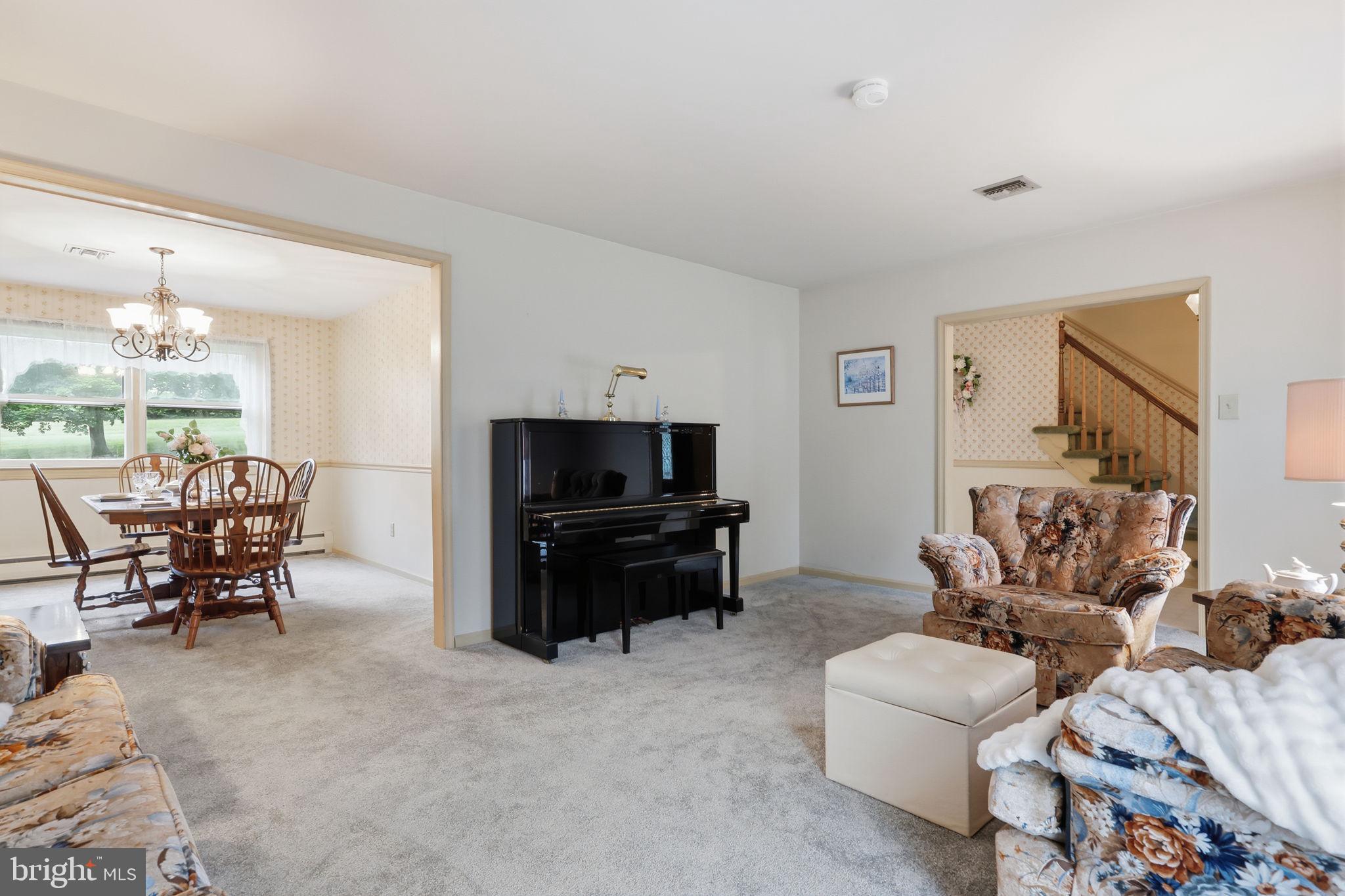 CHESTNUT HILL ACRES - Residential
