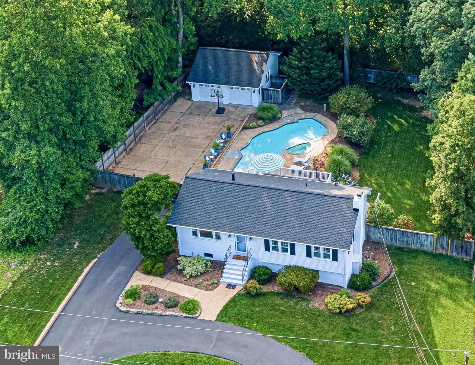 VALEWOOD MANOR - Residential