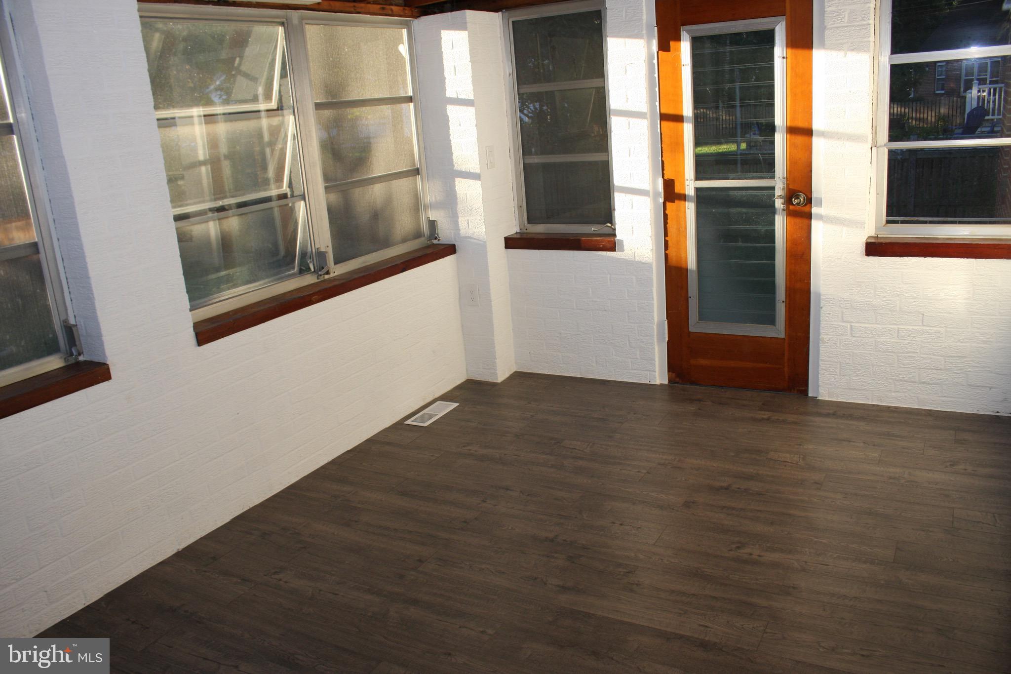 FAIRFAX WOODS - Residential Lease