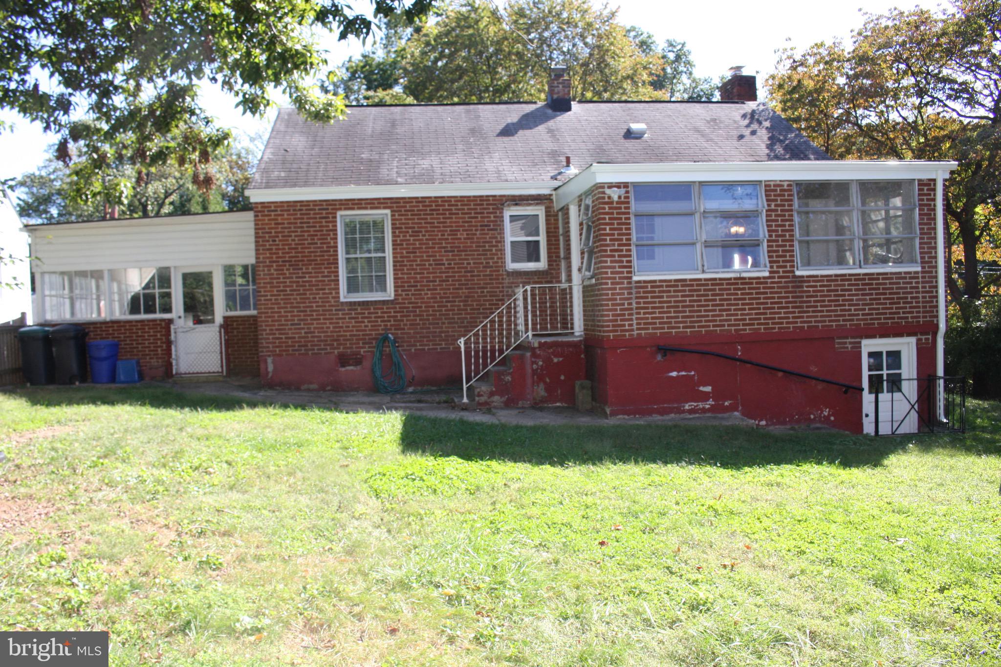 FAIRFAX WOODS - Residential Lease