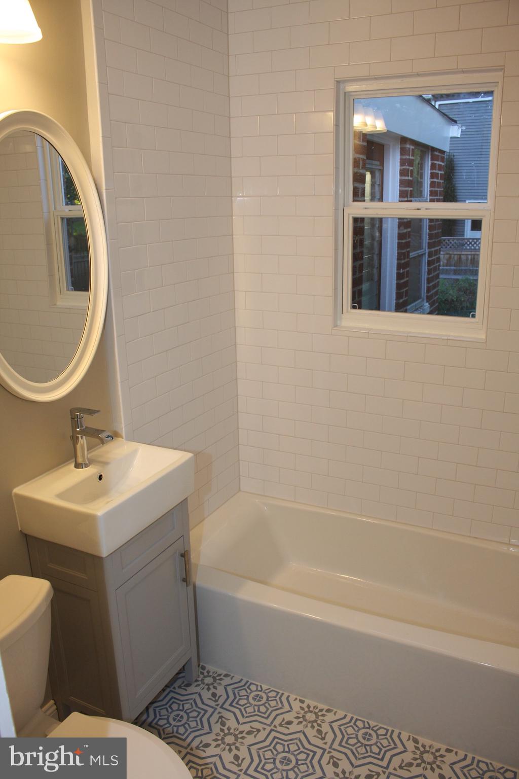 FAIRFAX WOODS - Residential Lease