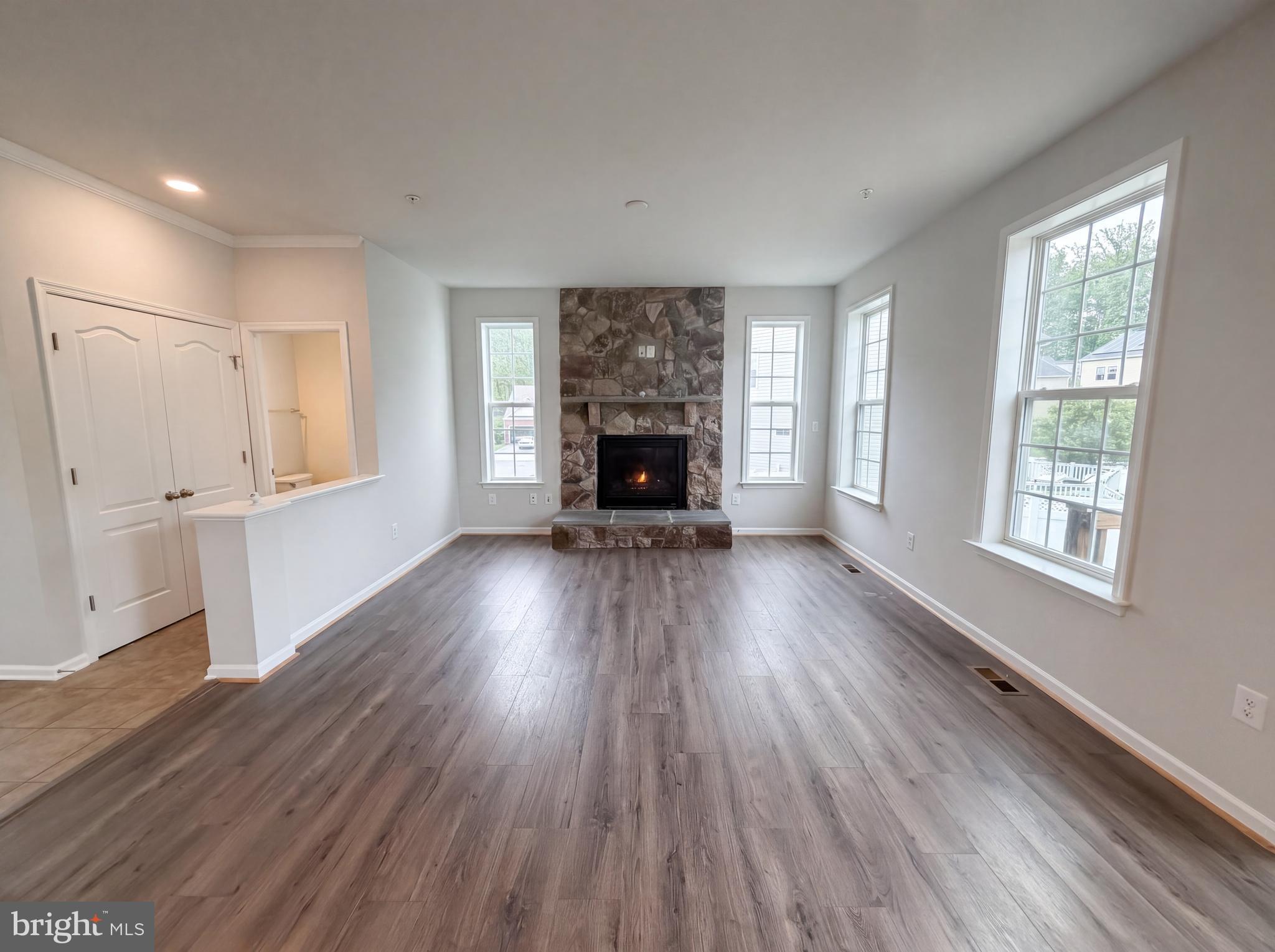 STONEGATE ESTATES - Residential