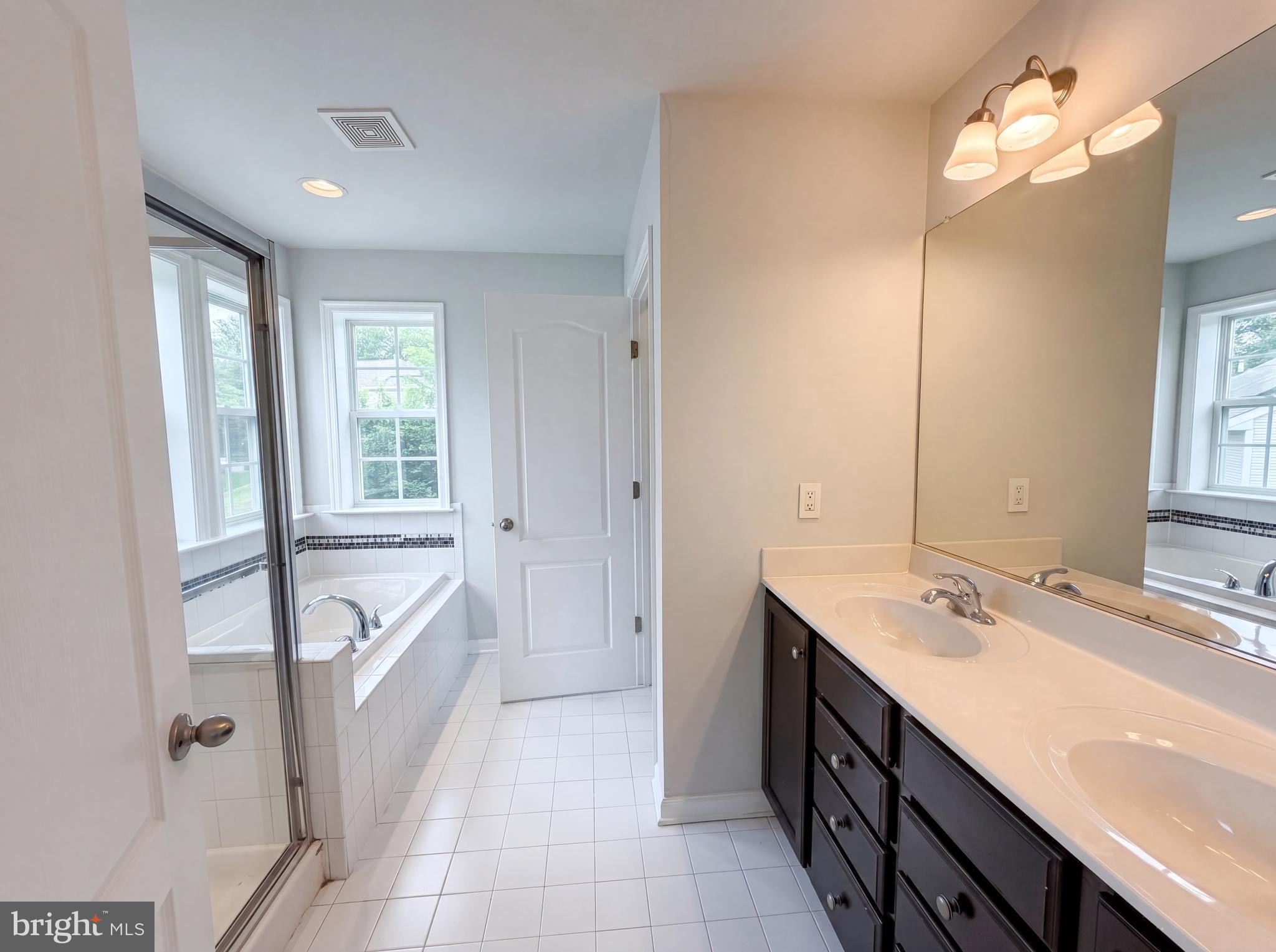STONEGATE ESTATES - Residential