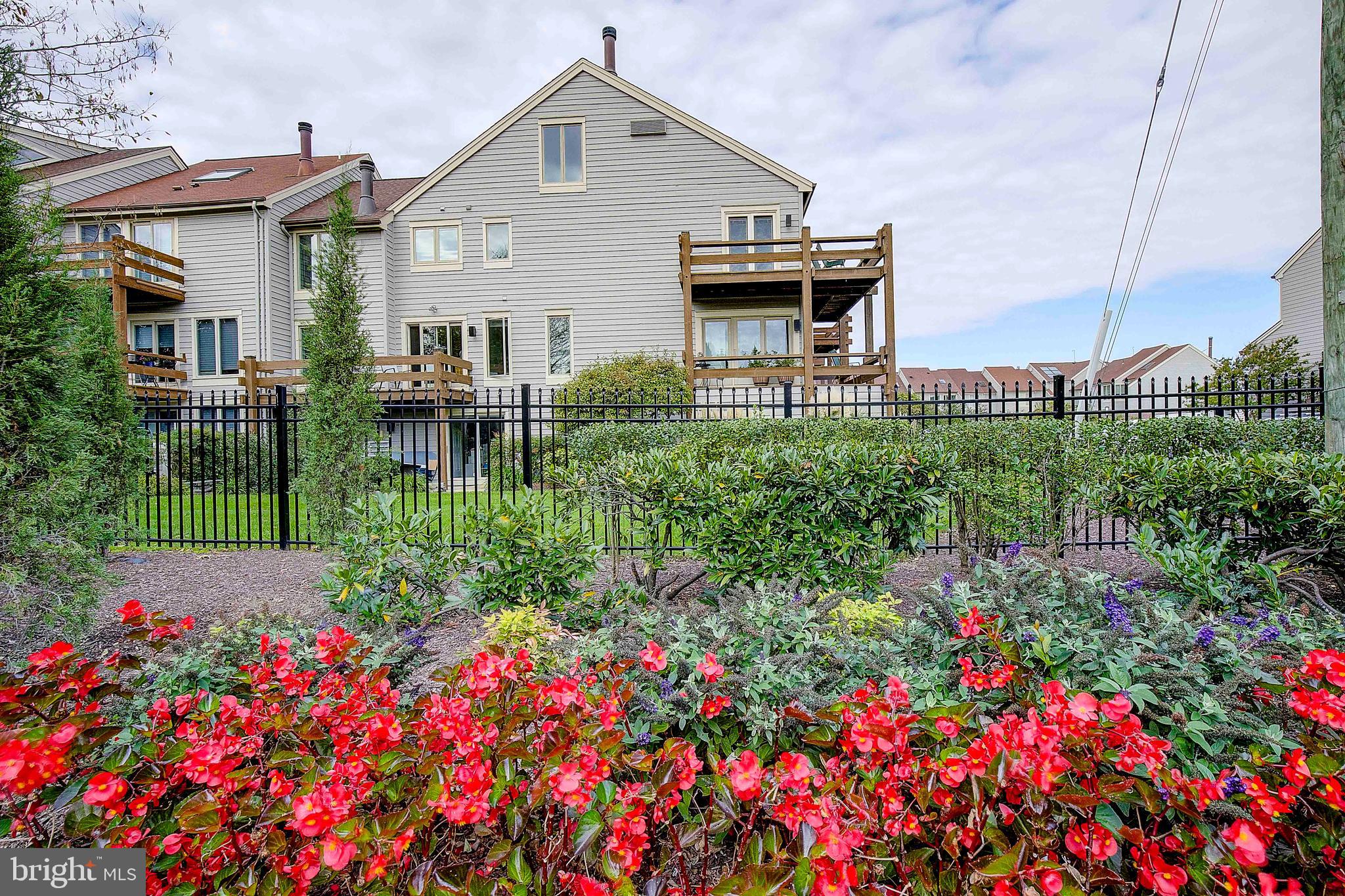 CHESAPEAKE LANDING - Residential