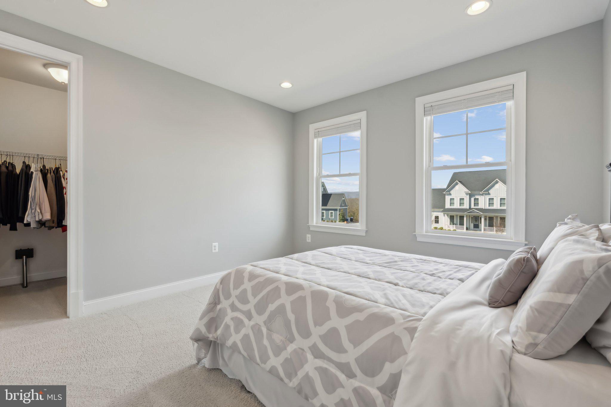 GREENS SOUTH AT WILLOWSF - Residential