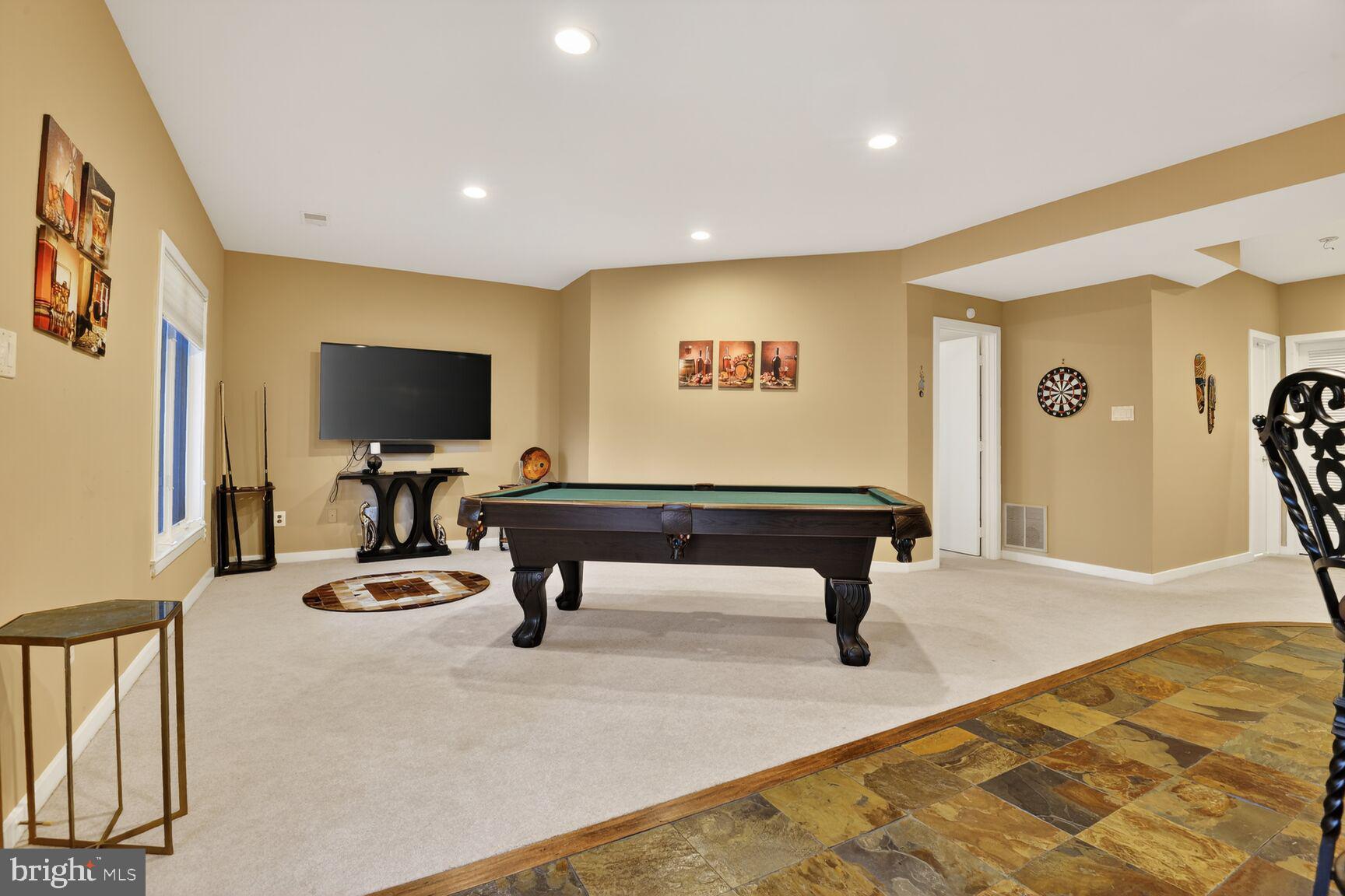 RESTON - Residential