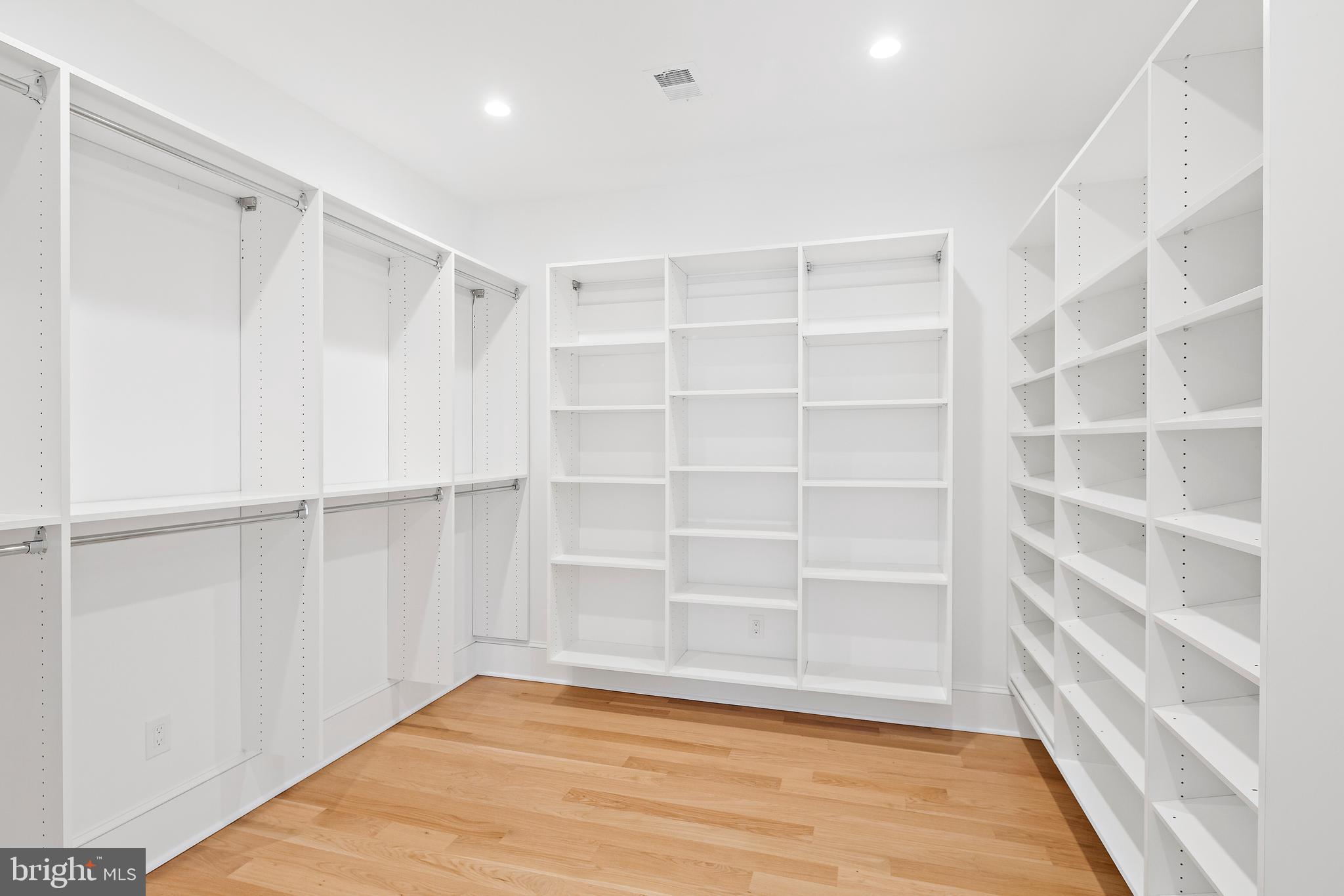 PARKWOOD - Residential