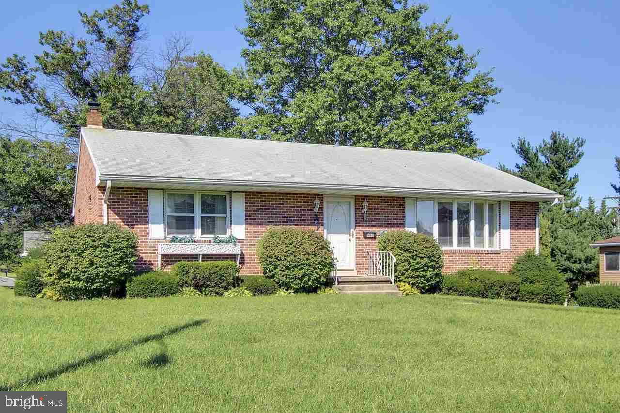 Quality-built brick Rancher.  Spacious room sizes.  FR w/ gas FP.  Large finished LL w/ possible 3rd BR or OFC.  1st flr LAU.  Minutes to Rt 30 & I-83.