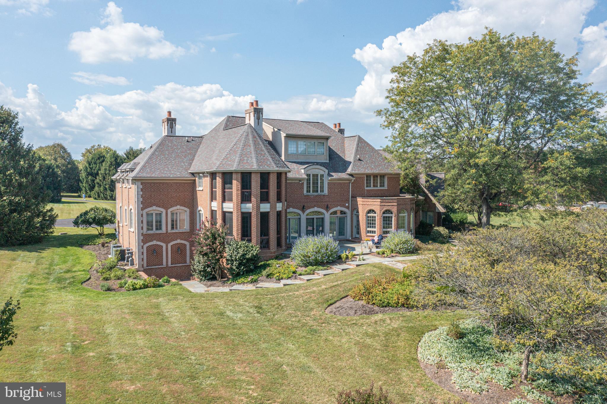 THE HIGHLANDS - Residential