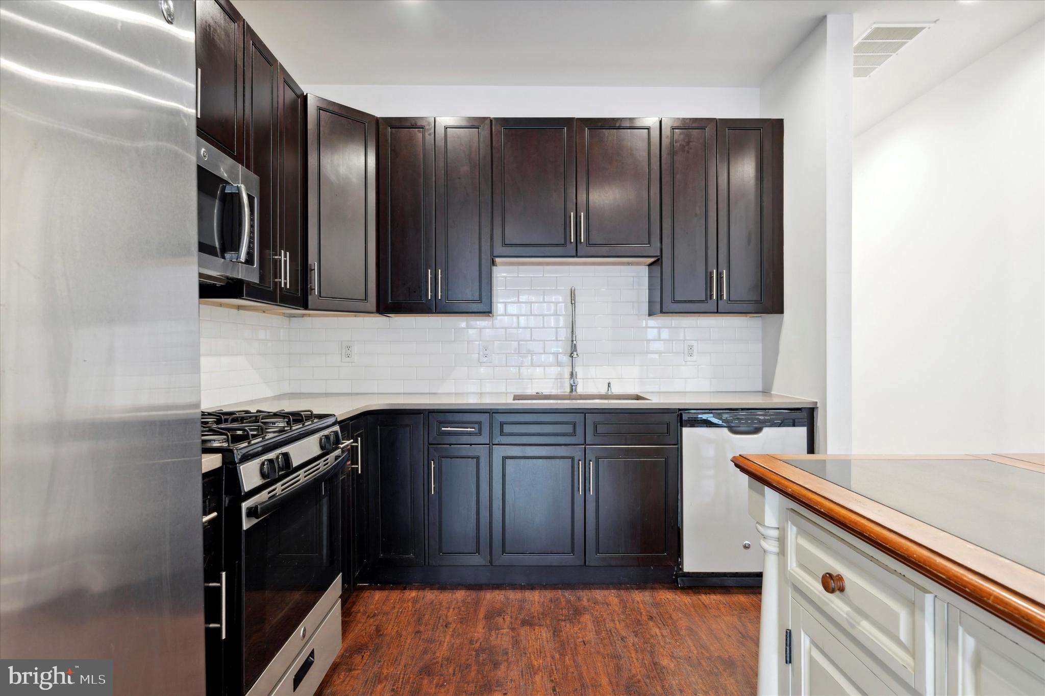 OLDE KENSINGTON - Residential