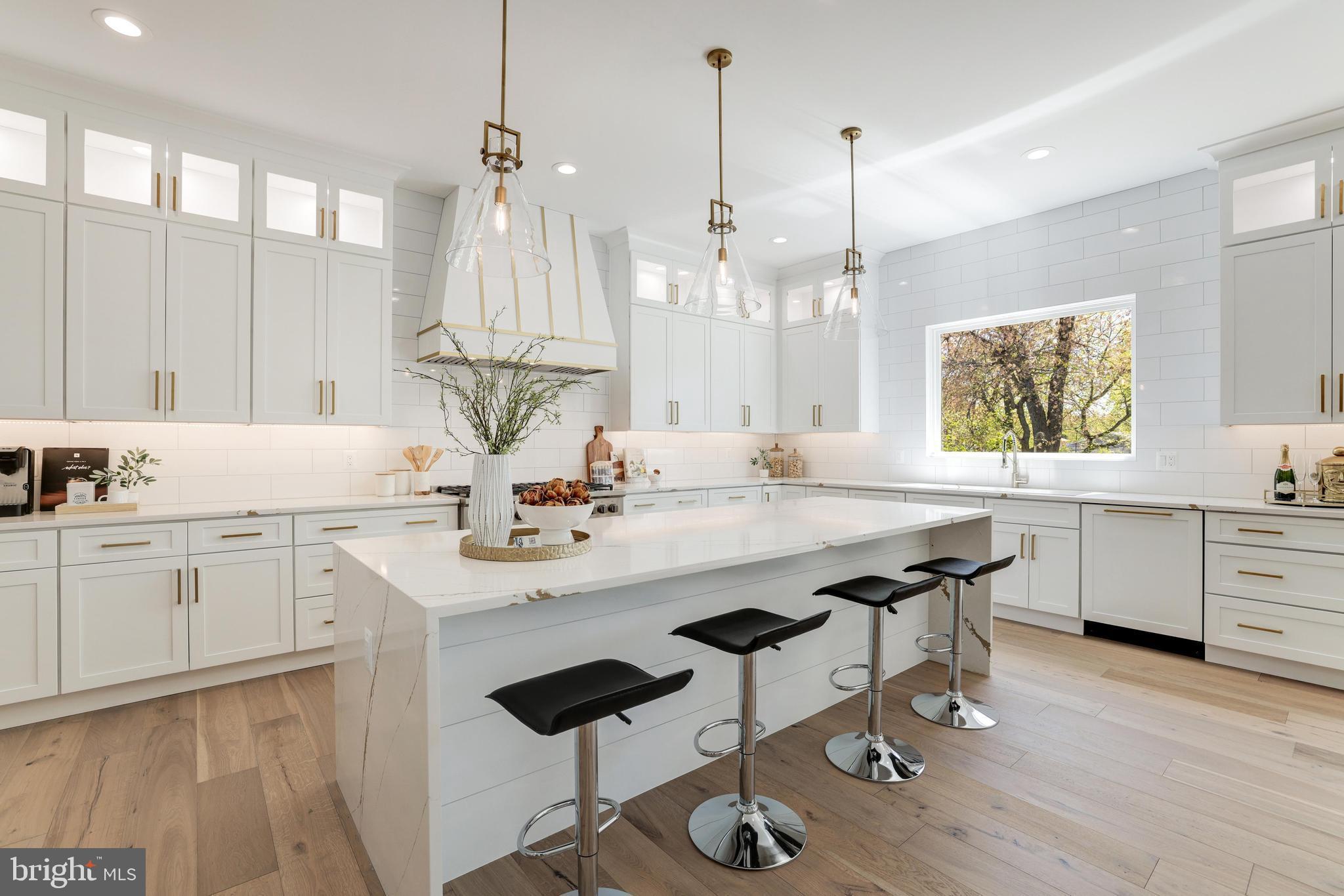 PIMMIT HILLS - Residential