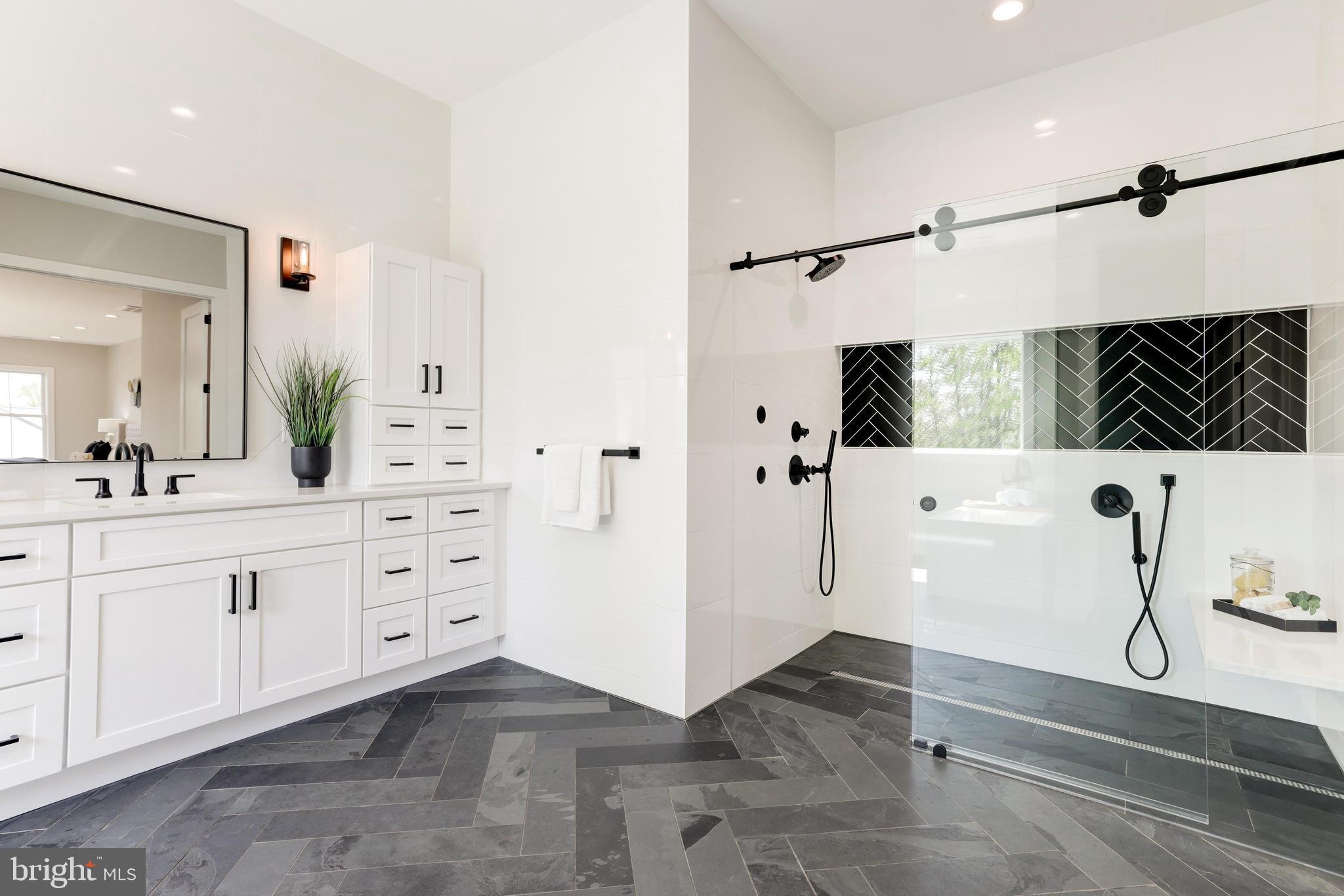 PIMMIT HILLS - Residential