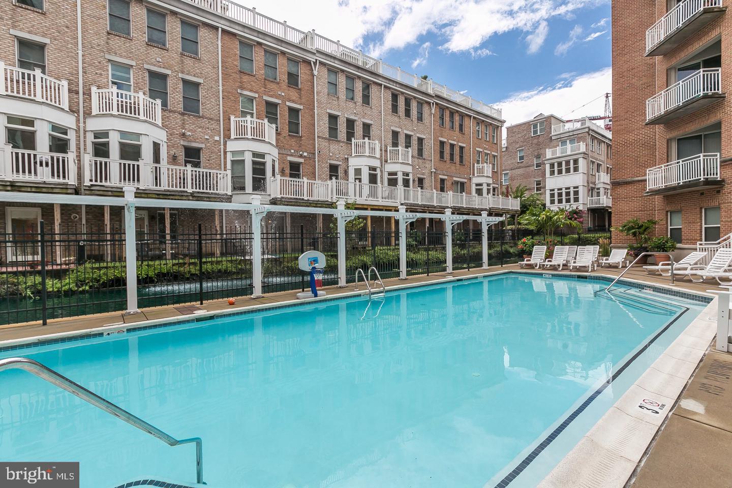 PIERSIDE AT HARBORVIEW - Residential