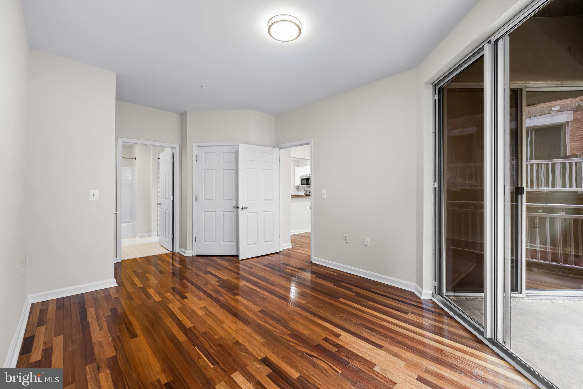 PIERSIDE AT HARBORVIEW - Residential