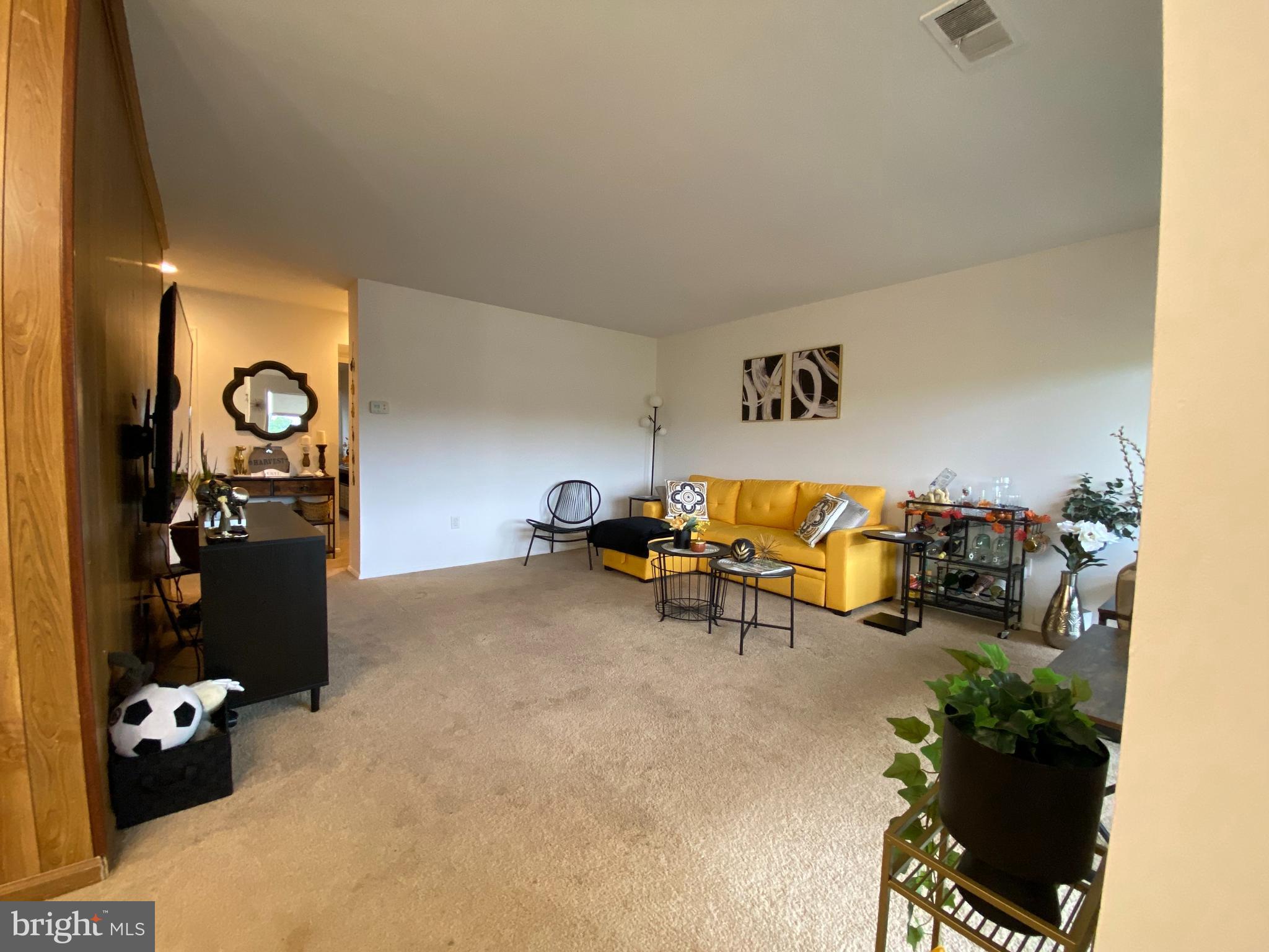 HOLLY HILL CONDOMINIUMS - Residential Lease